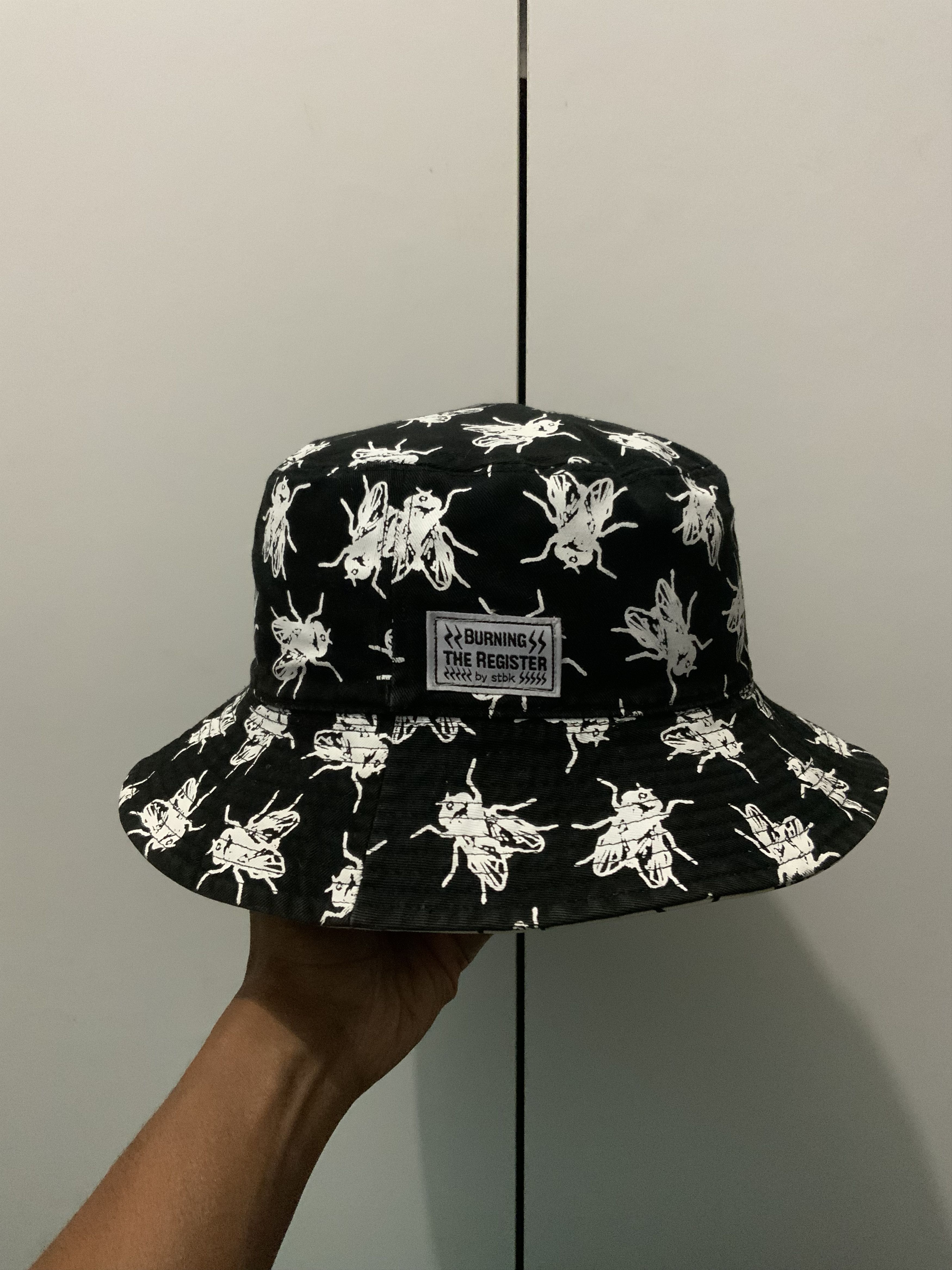 Japanese Brand Burning the Register by stbk Reversible Bucket Hat Size ONE SIZE - 9 Thumbnail