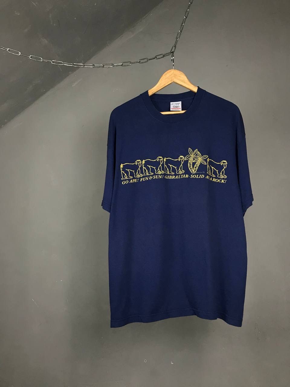 Vintage American vintage 1992 Animal monkey tee Size US XL / EU 56 / 4 - 1 Thumbnail