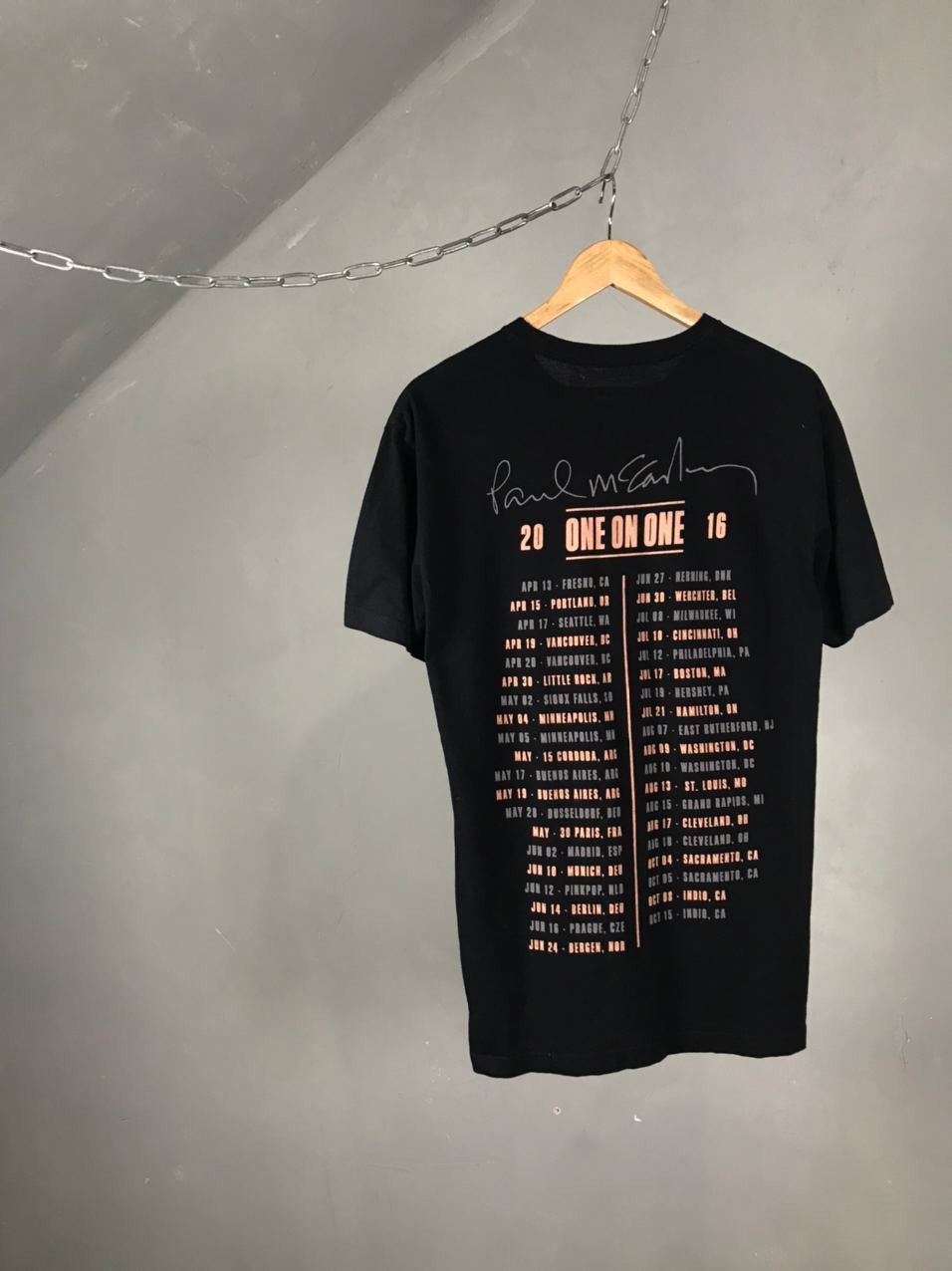 Band Tees Paul McCartney vintage band tour tee Size US M / EU 48-50 / 2 - 5 Thumbnail