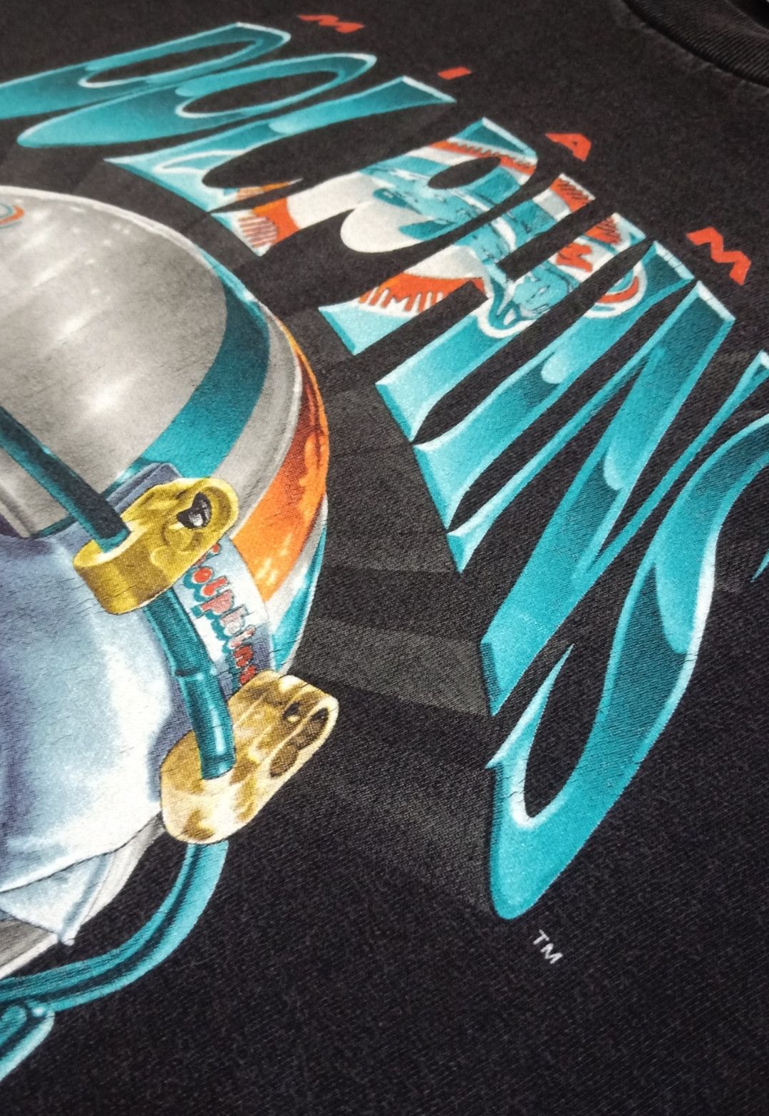 NFL × Salem Sportswear × Vintage Vintage 90s NFL Miami Dolphins Helmet T-shirt Size US L / EU 52-54 / 3 - 7 Thumbnail