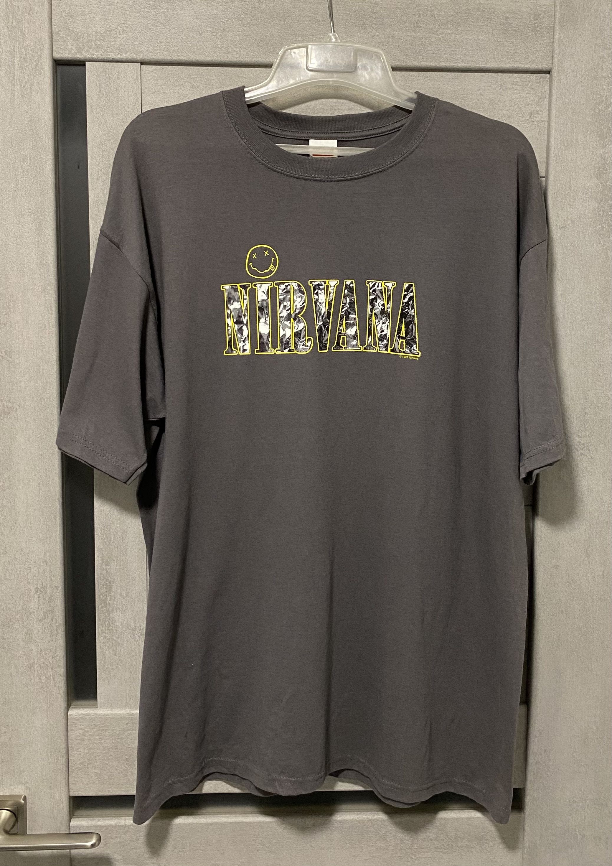 Nirvana Vintage 1997 Nirvana smiley t-shirt Size US XL / EU 56 / 4 - 7 Thumbnail