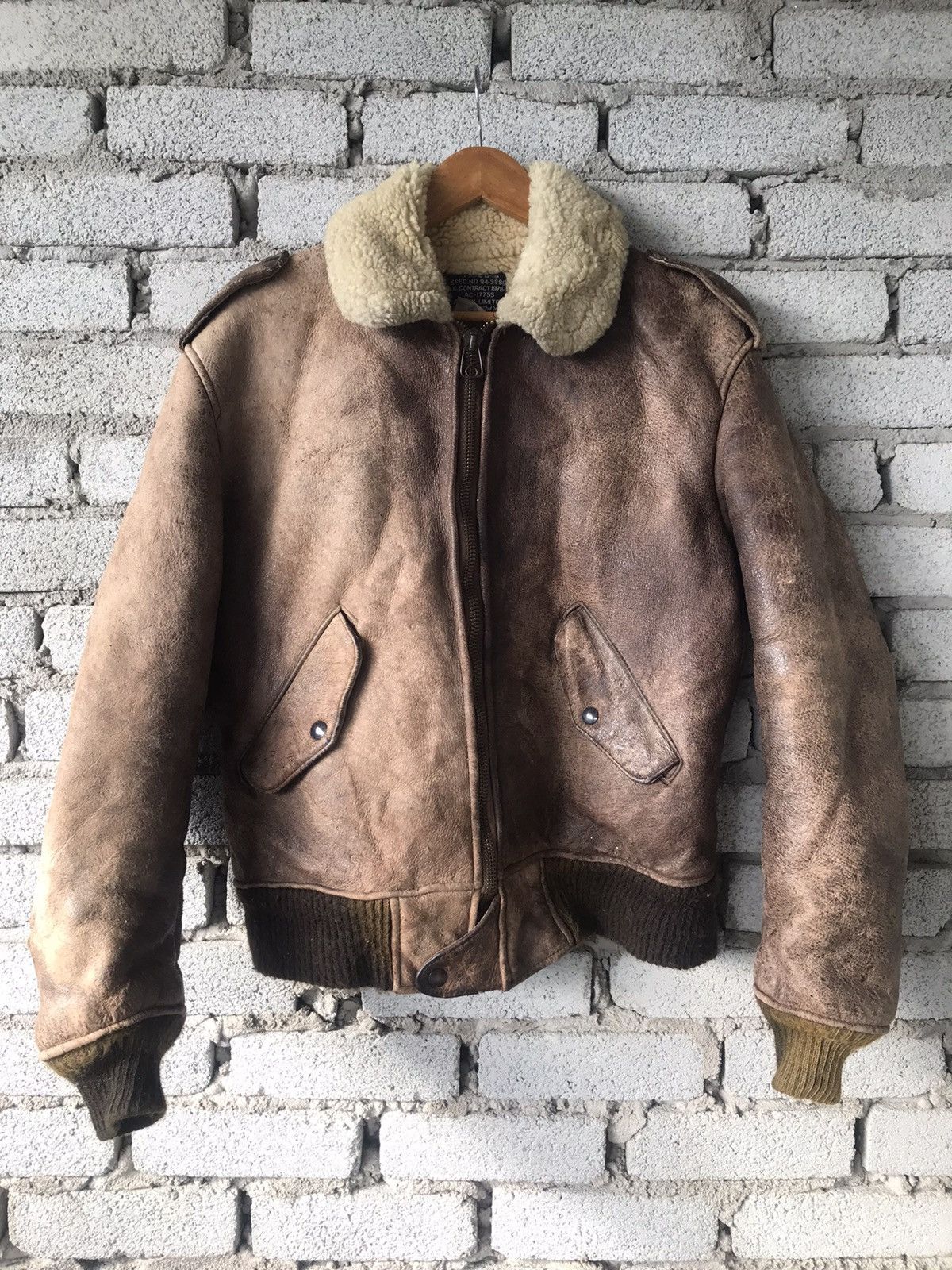 Avirex THRASHED Vintage B15 Avirex US Army Sheepskin Sherpa Jacket Size US S / EU 44-46 / 1 - 1 Thumbnail
