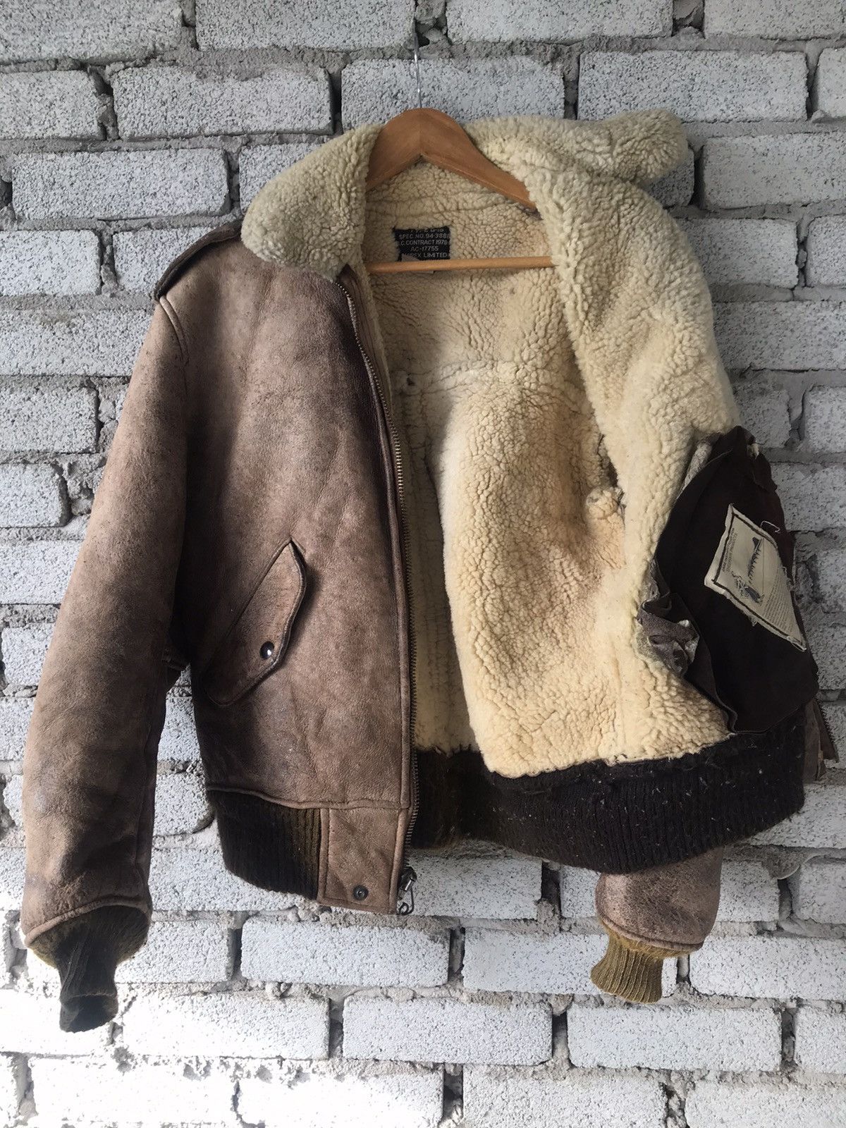 Avirex THRASHED Vintage B15 Avirex US Army Sheepskin Sherpa Jacket Size US S / EU 44-46 / 1 - 3 Thumbnail