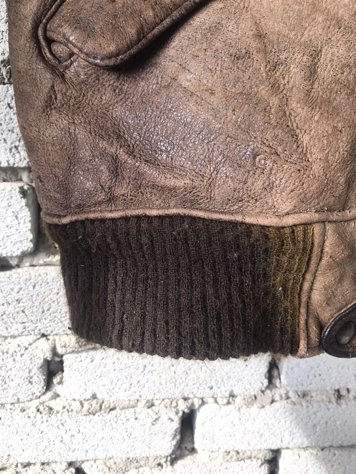 Avirex THRASHED Vintage B15 Avirex US Army Sheepskin Sherpa Jacket Size US S / EU 44-46 / 1 - 17 Thumbnail