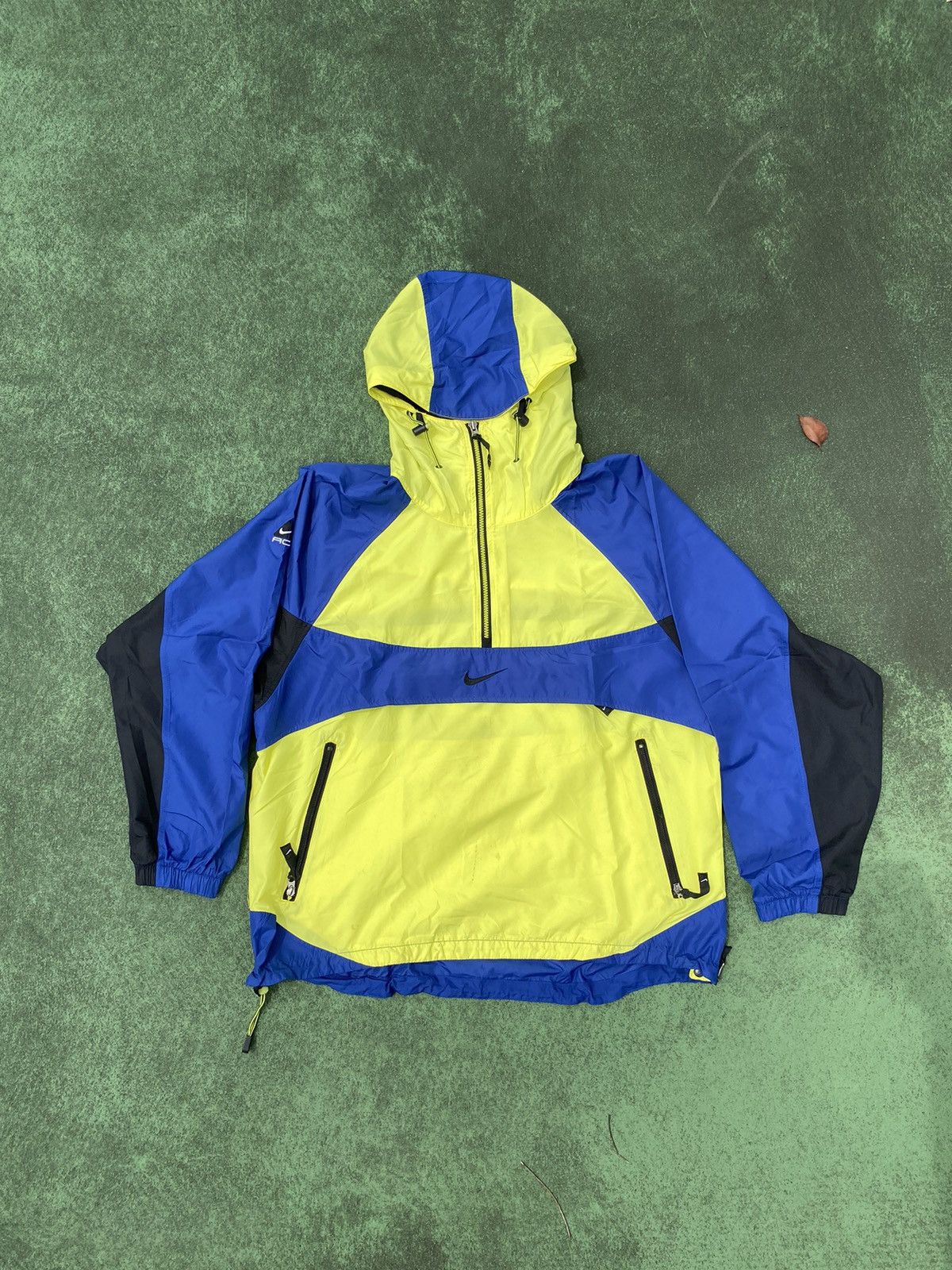 [ SOLD ] Nike ACG 90’s windbreaker