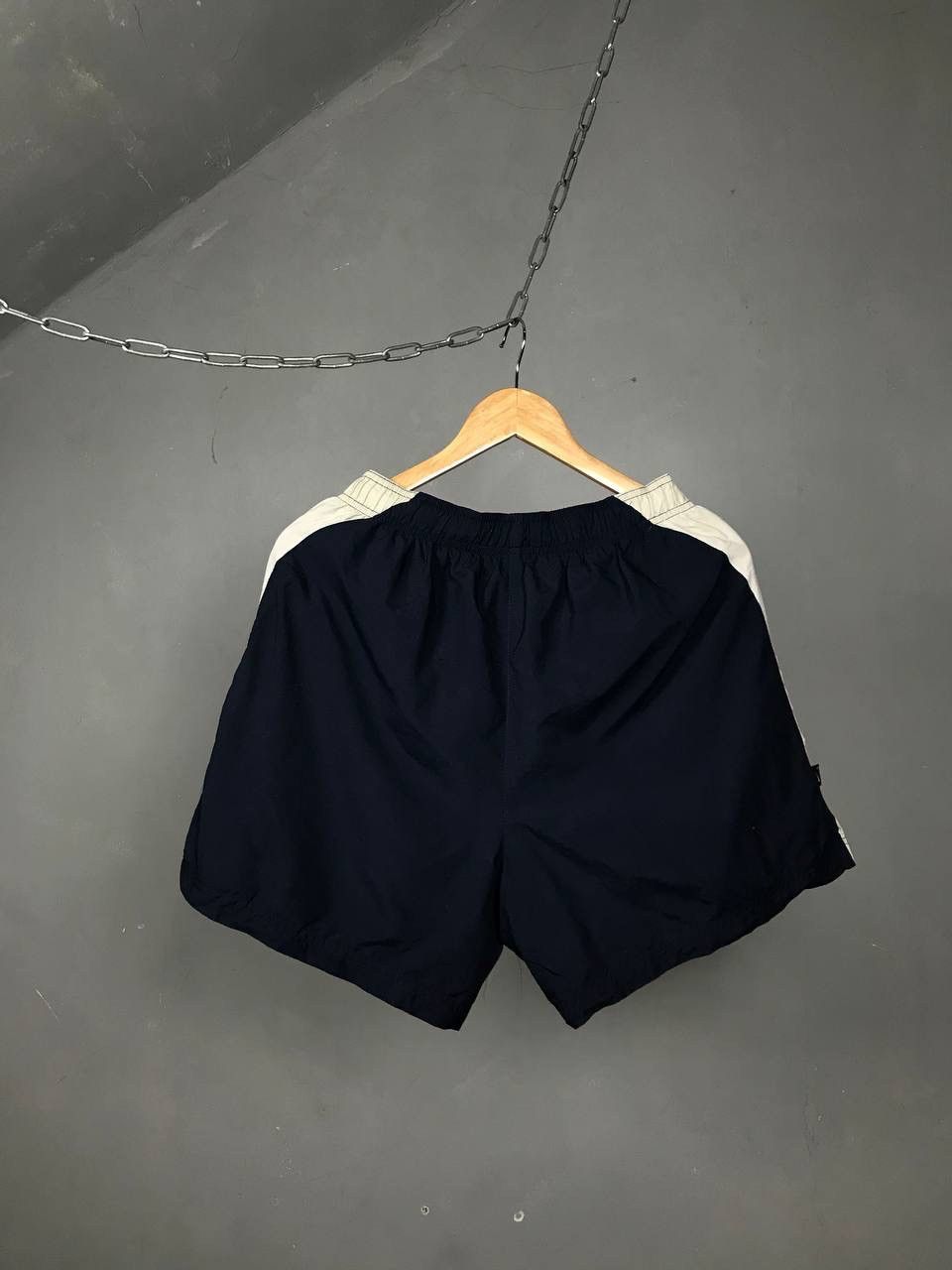 Nike Nike swoosh streetwear vintage shorts Size US 34 / EU 50 - 3 Thumbnail
