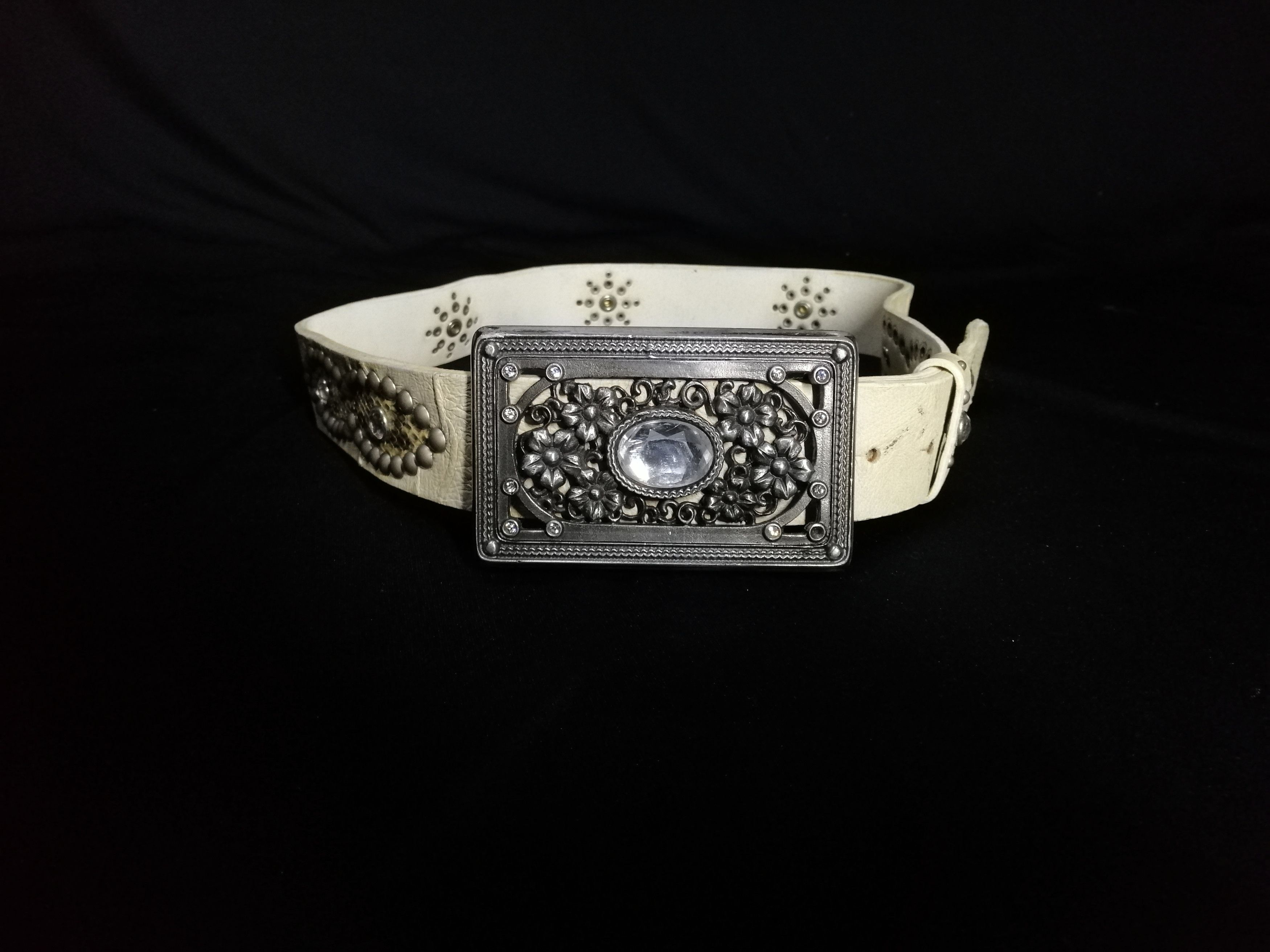 Japanese Brand Big Buckle Diamond Gem's Snake Skin Genuine Leather White Size ONE SIZE - 2 Thumbnail