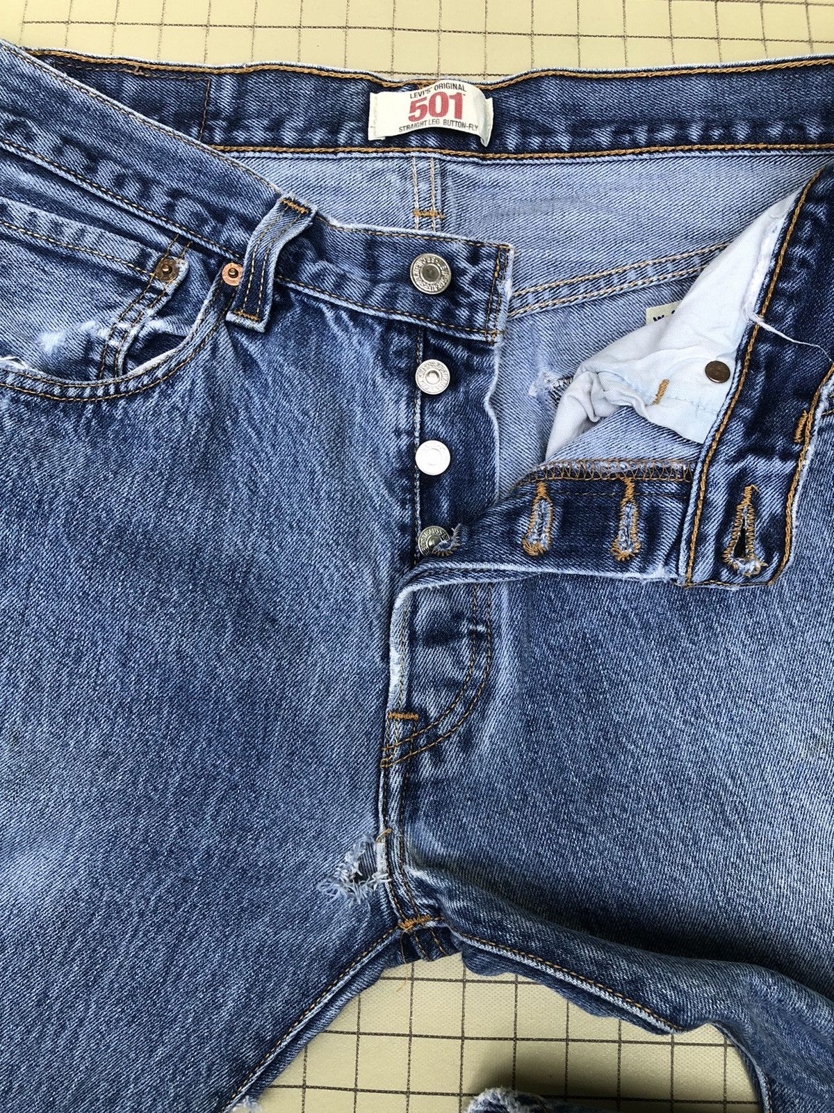 Levi's Rare🔥Vintage Levi’s 501 Light Wash Jeans Size US 32 / EU 48 - 15 Thumbnail
