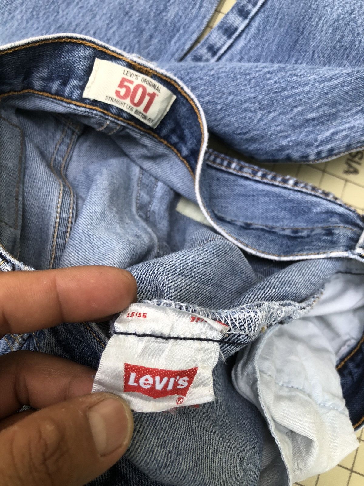 Levi's Rare🔥Vintage Levi’s 501 Light Wash Jeans Size US 32 / EU 48 - 10 Thumbnail