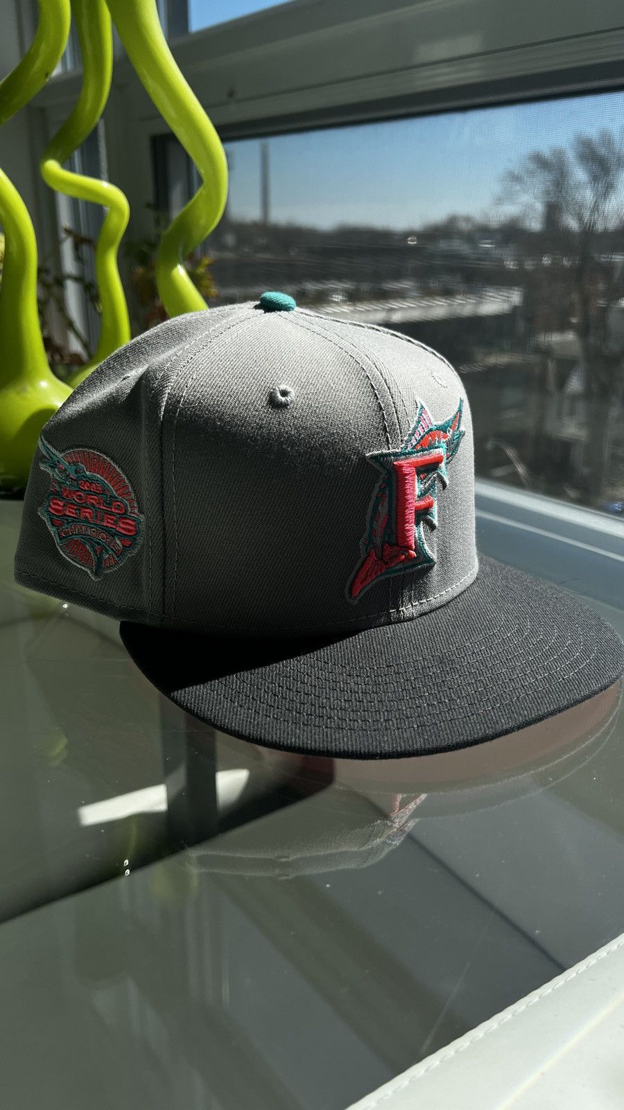 New Era 7 1/2 florida marlins gently used New era fitted Size ONE SIZE - 1 Thumbnail