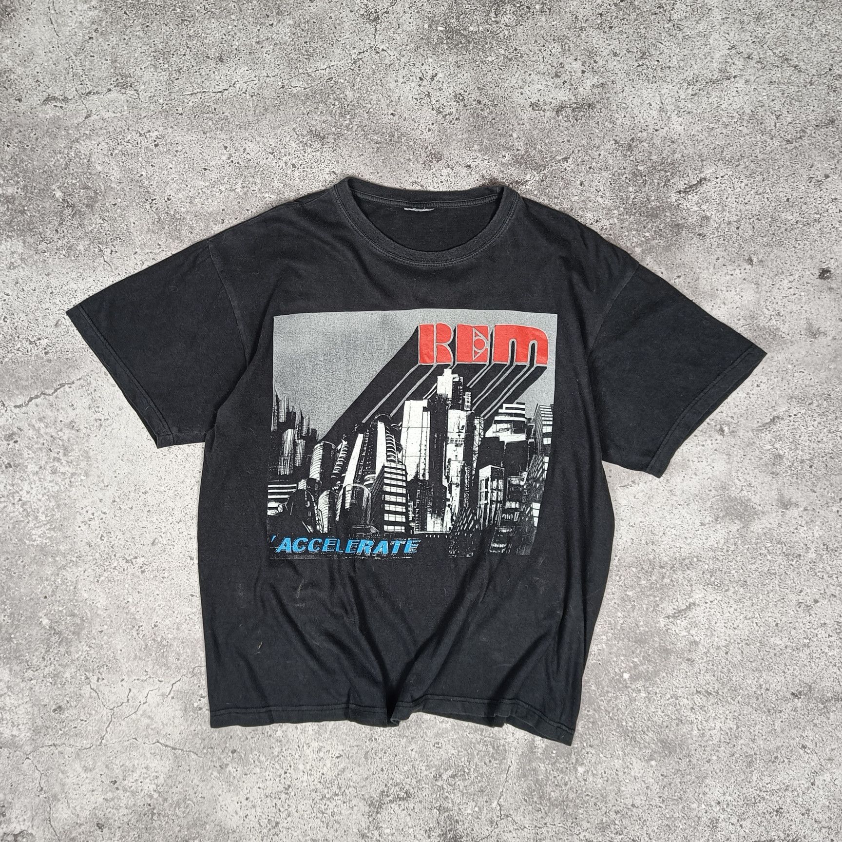 Band Tees × R.E.M. × Vintage Vintage distressed R.E.M. T-shirt 2008 Tour Band Tee Size US L / EU 52-54 / 3 - 2 Thumbnail