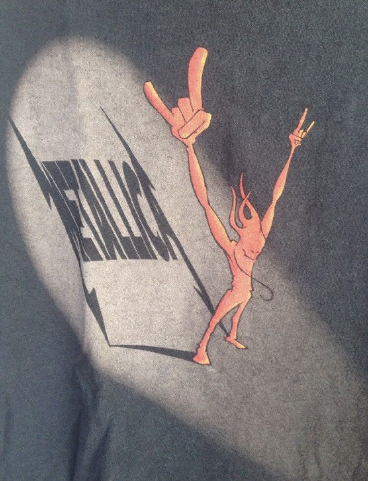 Band Tees Vintage Y2K Metallica rock band tour Size US M / EU 48-50 / 2 - 3 Thumbnail