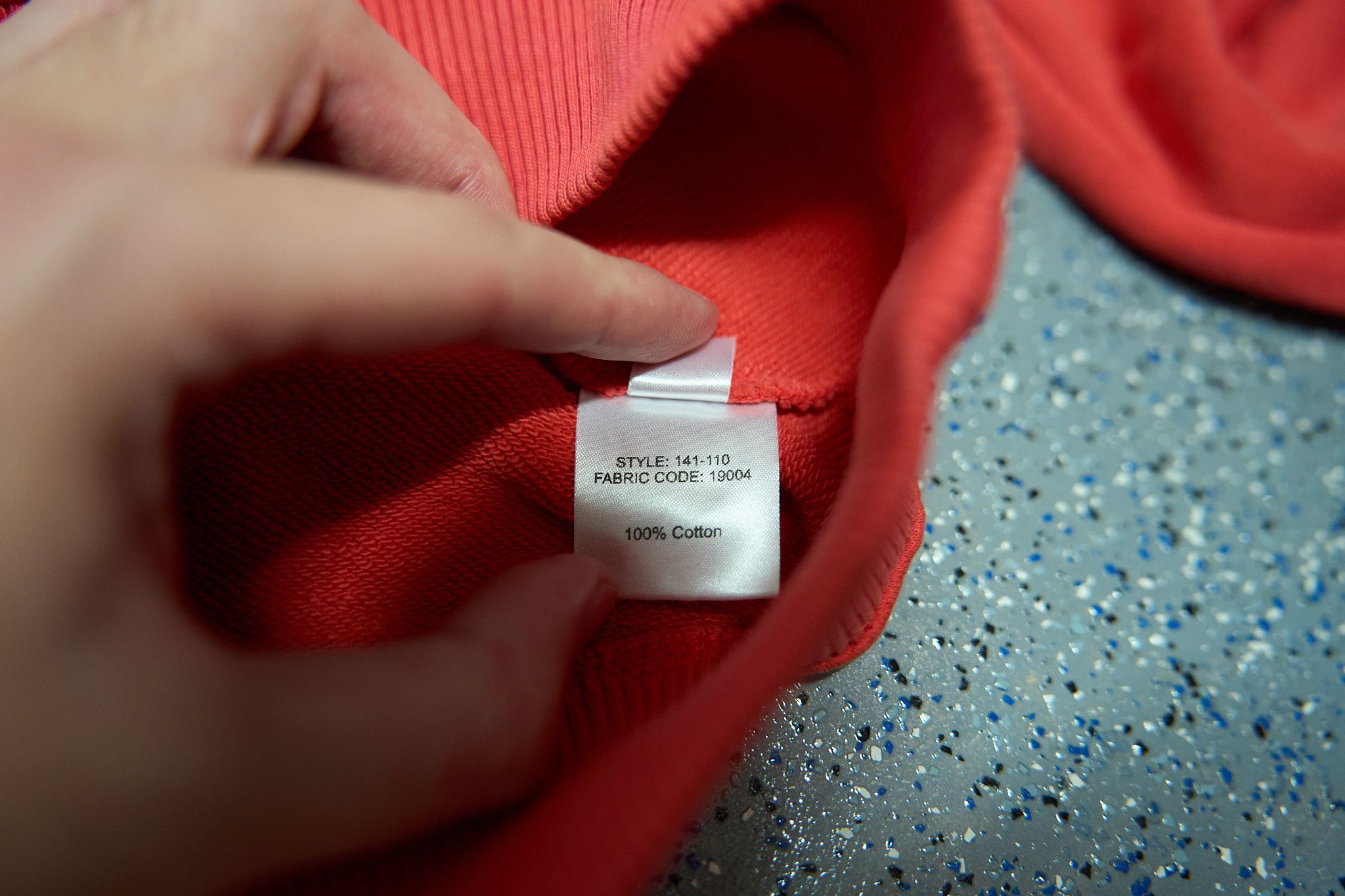 Raf Simons Raf Simons FW14 ombré crewneck red pink Size US M / EU 48-50 / 2 - 4 Thumbnail
