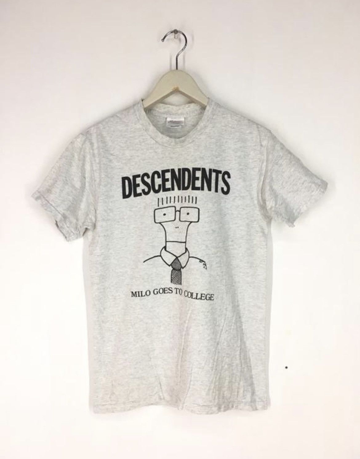 Band Tees Vintage 90s Descendants milo goes to college punk band Size US S / EU 44-46 / 1 - 1 Thumbnail