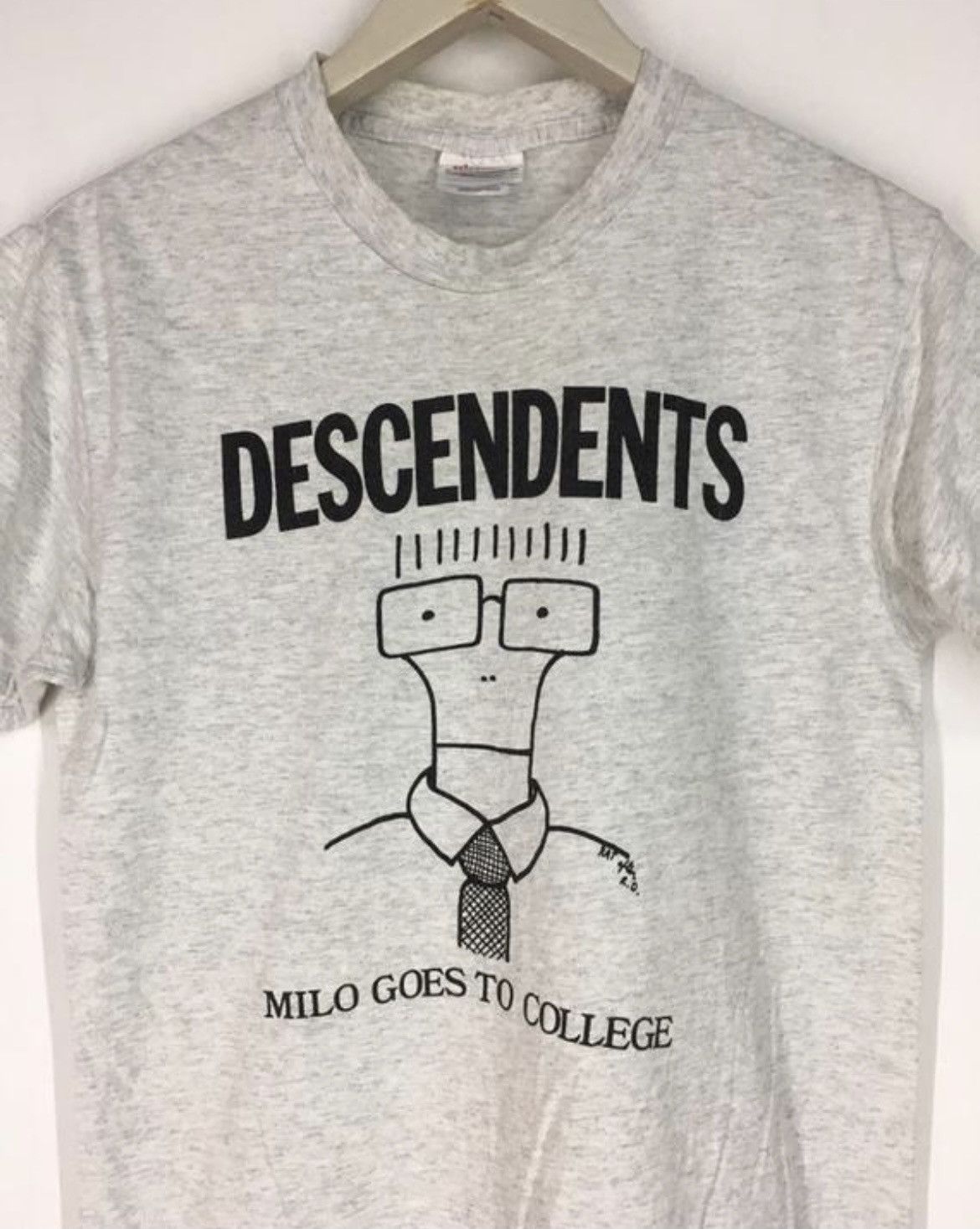 Band Tees Vintage 90s Descendants milo goes to college punk band Size US S / EU 44-46 / 1 - 3 Thumbnail