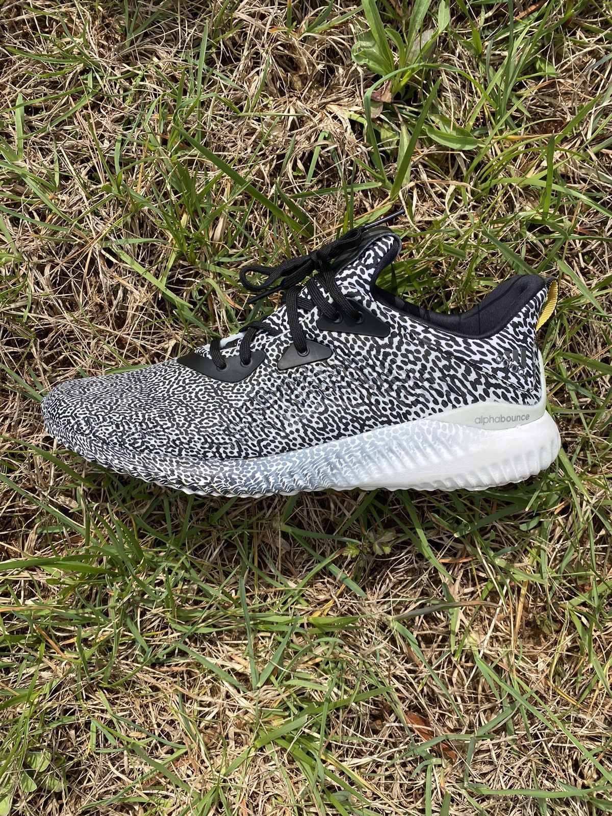 Adidas Adidas Alpha Bounce zebra shoes Size US 10 / EU 43 - 4 Thumbnail