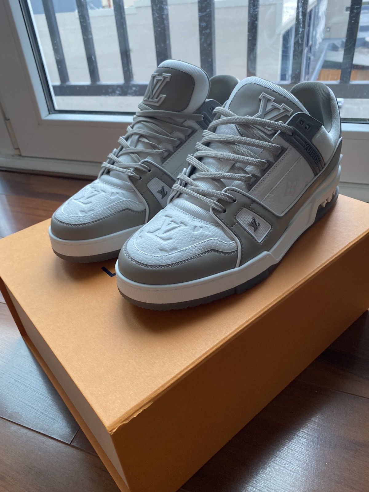 Louis Vuitton Grey LV trainer size 8.5 Size US 10 / EU 43 - 6 Thumbnail