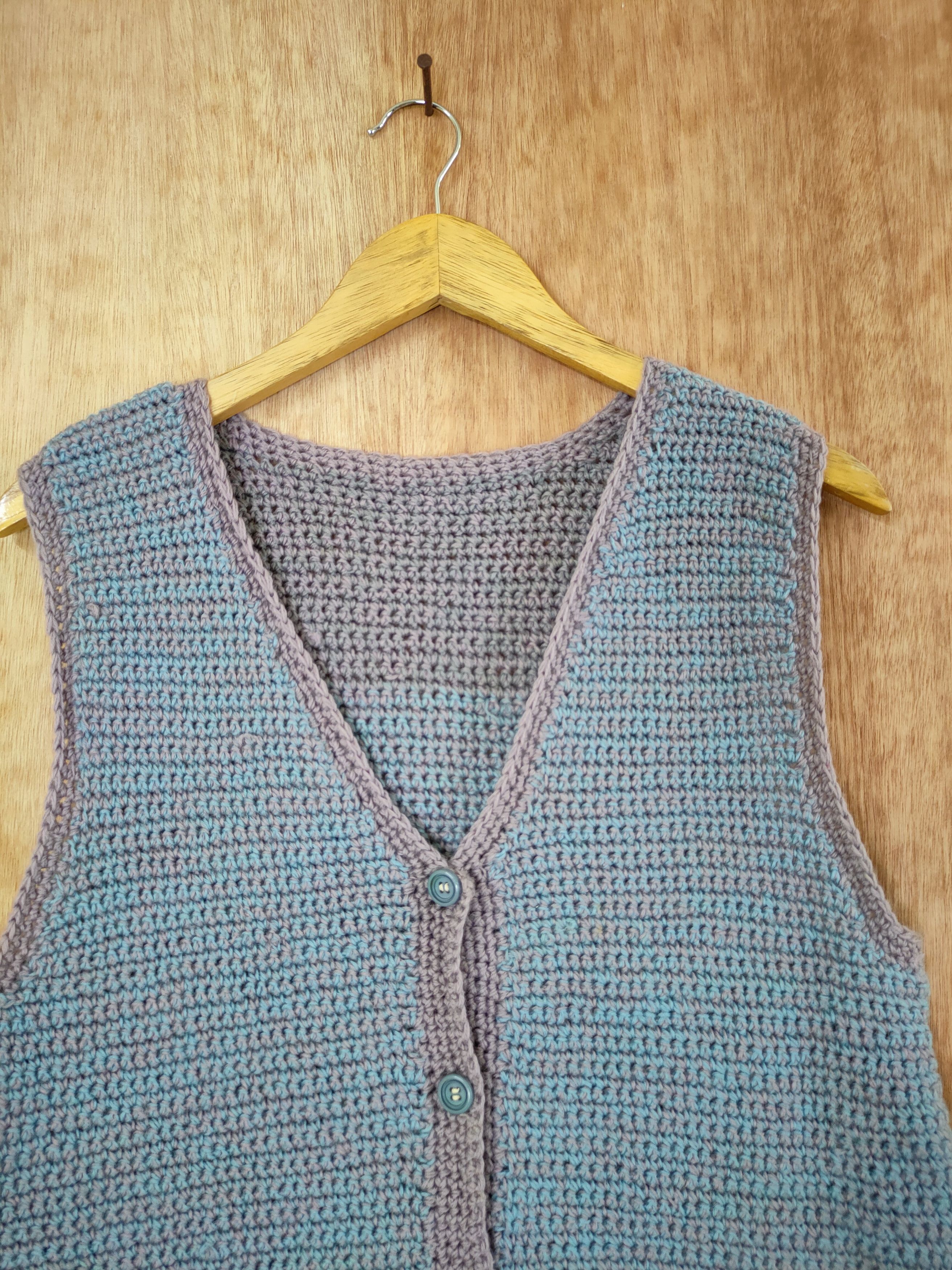 Handmade DL Vintage handmade knitwear vest cable knit #46-568 Size US S / EU 44-46 / 1 - 3 Thumbnail