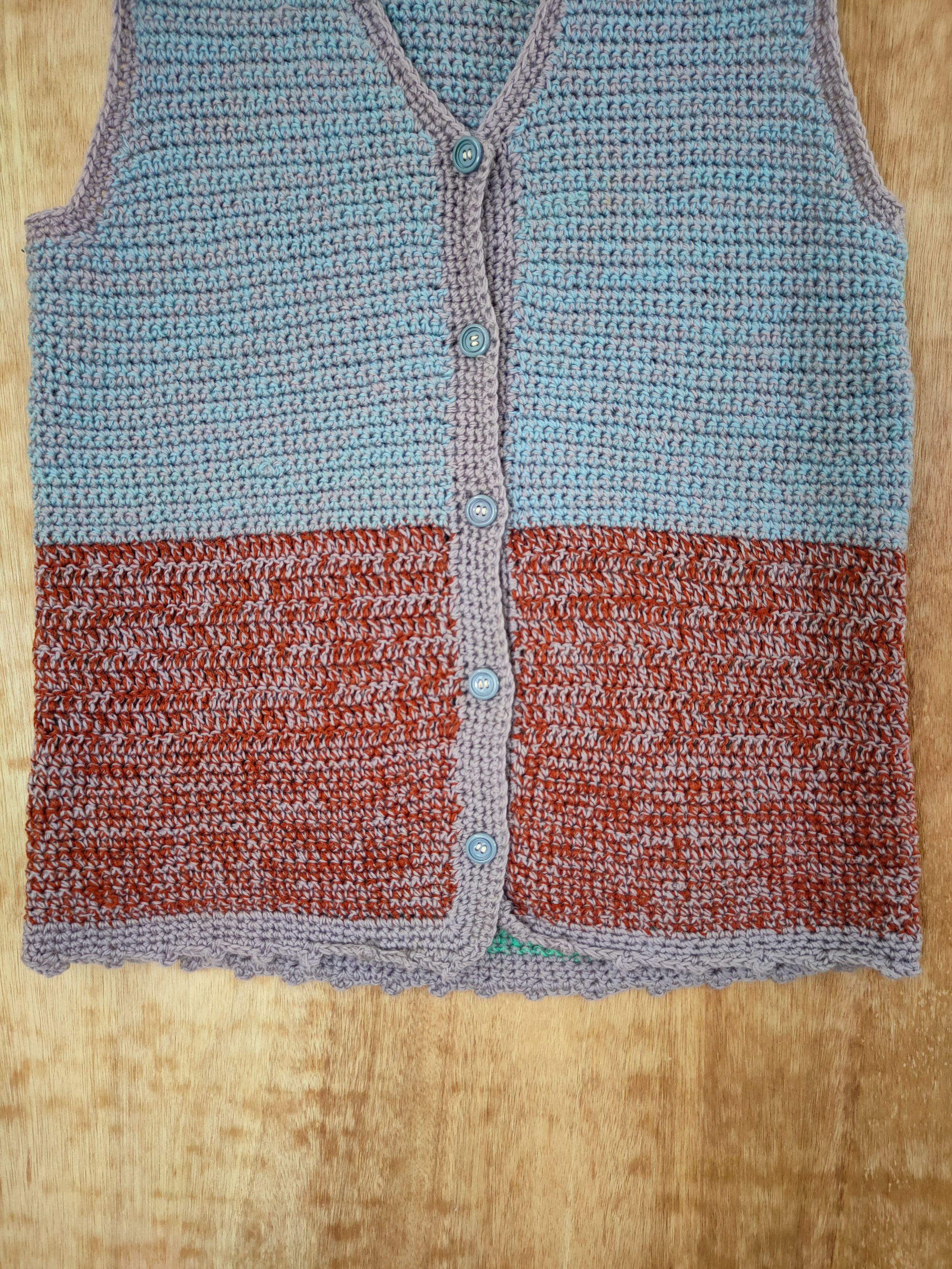 Handmade DL Vintage handmade knitwear vest cable knit #46-568 Size US S / EU 44-46 / 1 - 2 Thumbnail