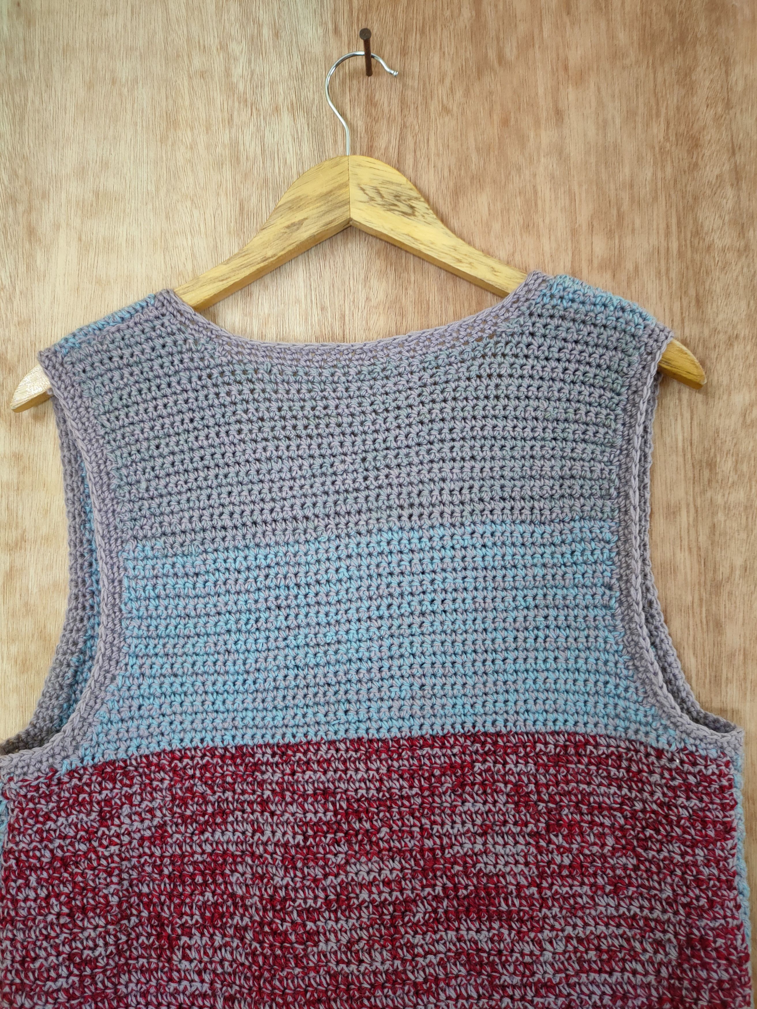 Handmade DL Vintage handmade knitwear vest cable knit #46-568 Size US S / EU 44-46 / 1 - 8 Thumbnail