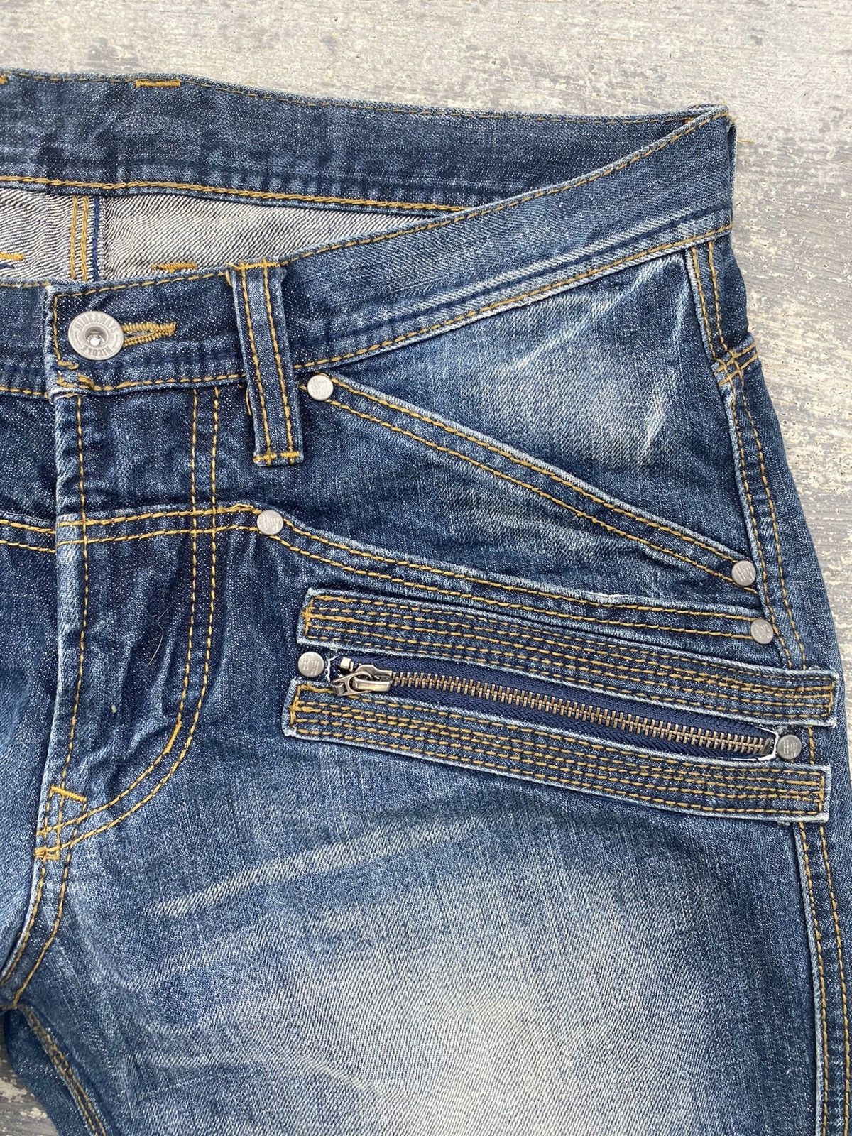 HIDEAWAYS VINTAGE HIDEWAYS DISTRESSED COWBOY FLARED MUD WASH TORNADO Size US 33 - 6 Thumbnail