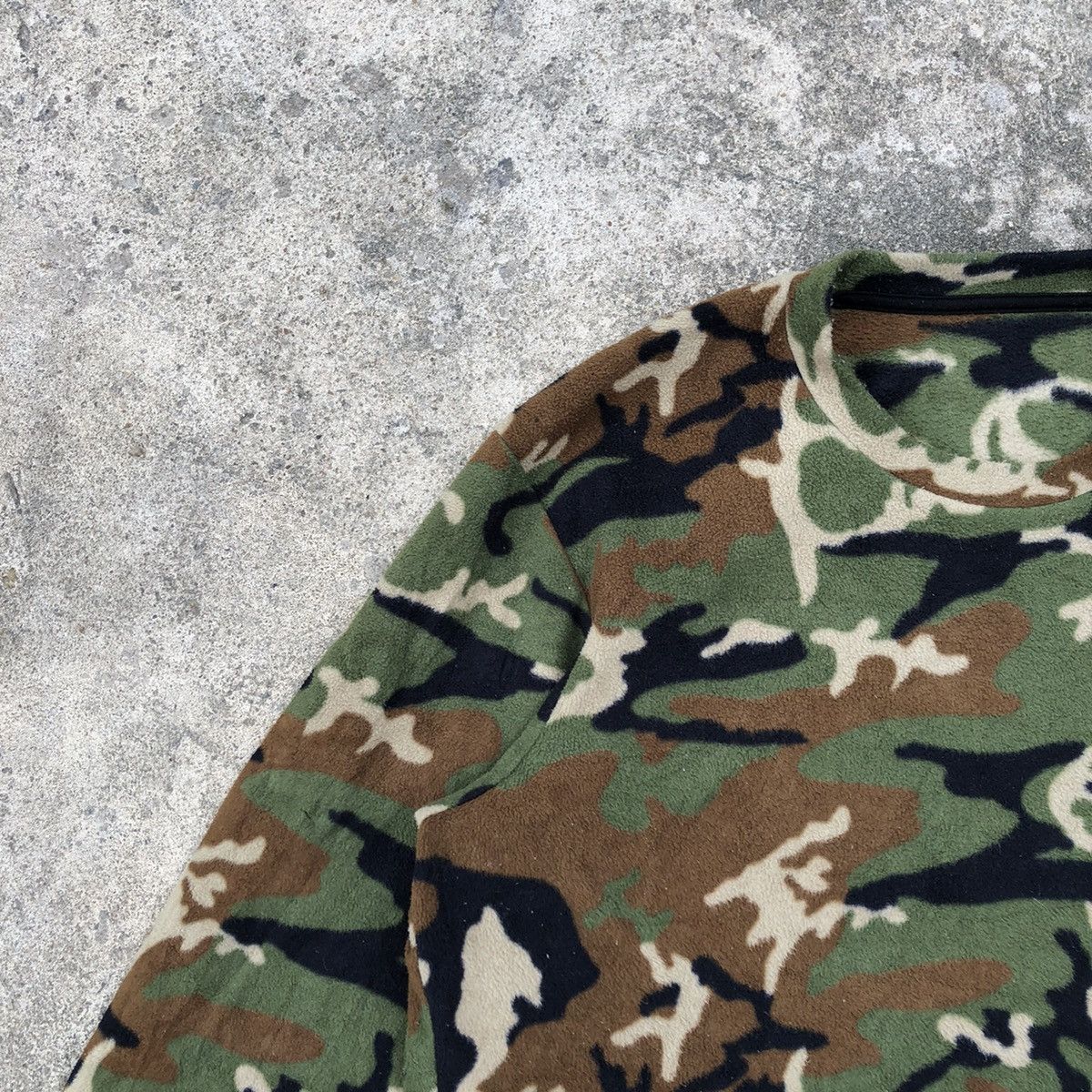 Andy Warhol × Japanese Brand × Uniqlo Rare Andy Warhol Mini OG Signature "a" Camo Fleece Shirts Size US M / EU 48-50 / 2 - 7 Thumbnail
