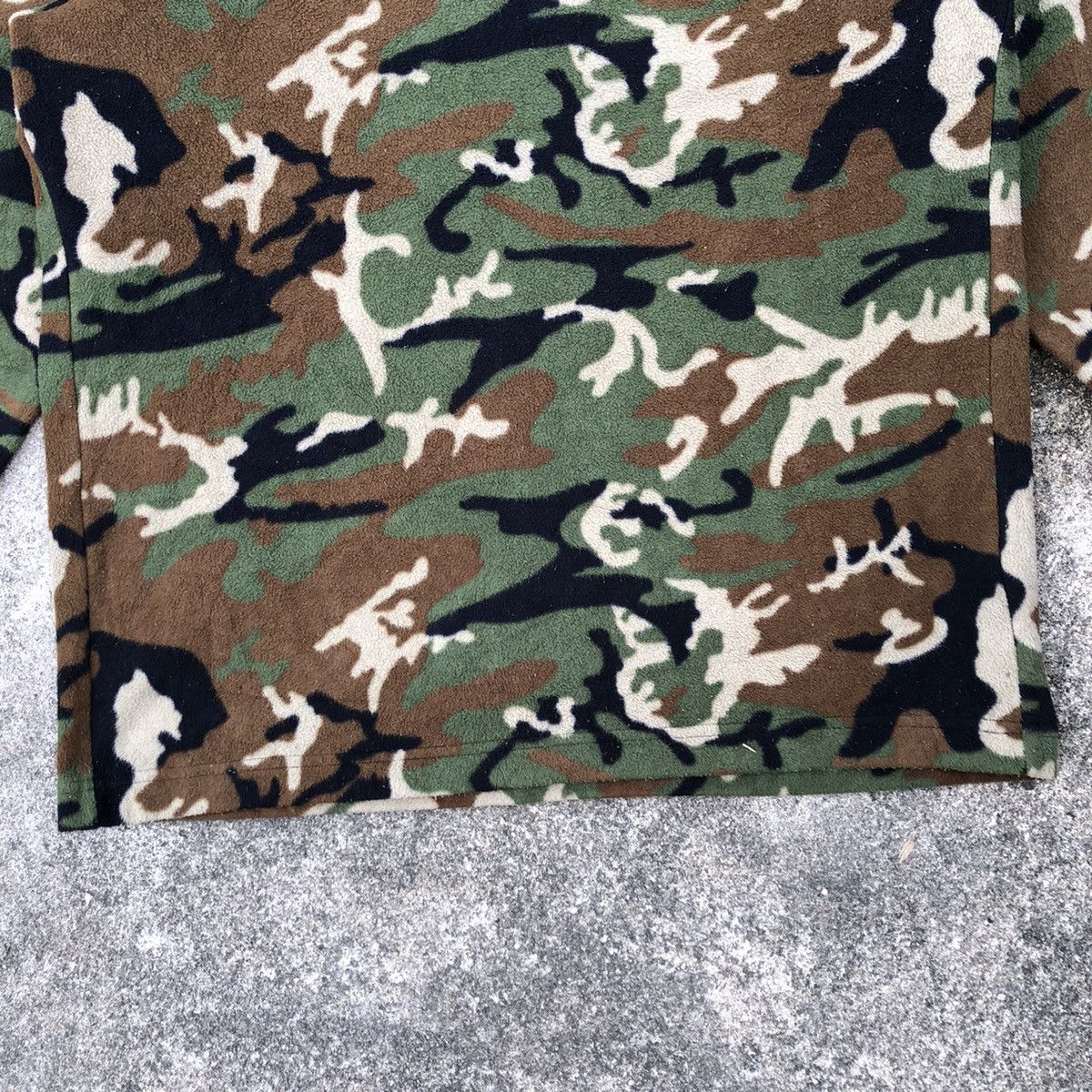 Andy Warhol × Japanese Brand × Uniqlo Rare Andy Warhol Mini OG Signature "a" Camo Fleece Shirts Size US M / EU 48-50 / 2 - 3 Thumbnail