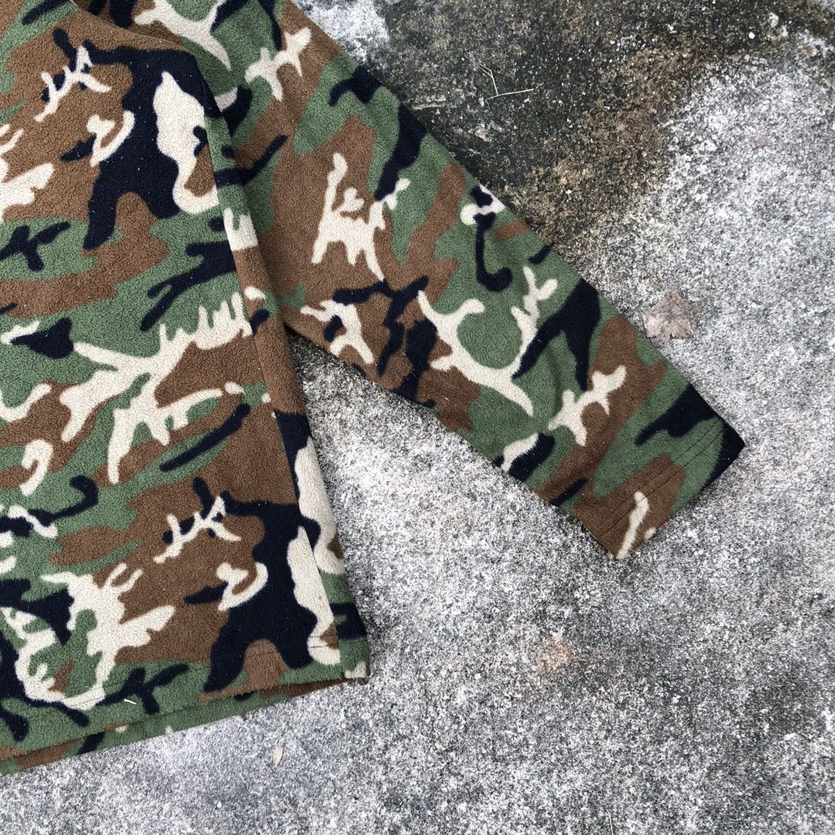 Andy Warhol × Japanese Brand × Uniqlo Rare Andy Warhol Mini OG Signature "a" Camo Fleece Shirts Size US M / EU 48-50 / 2 - 6 Thumbnail