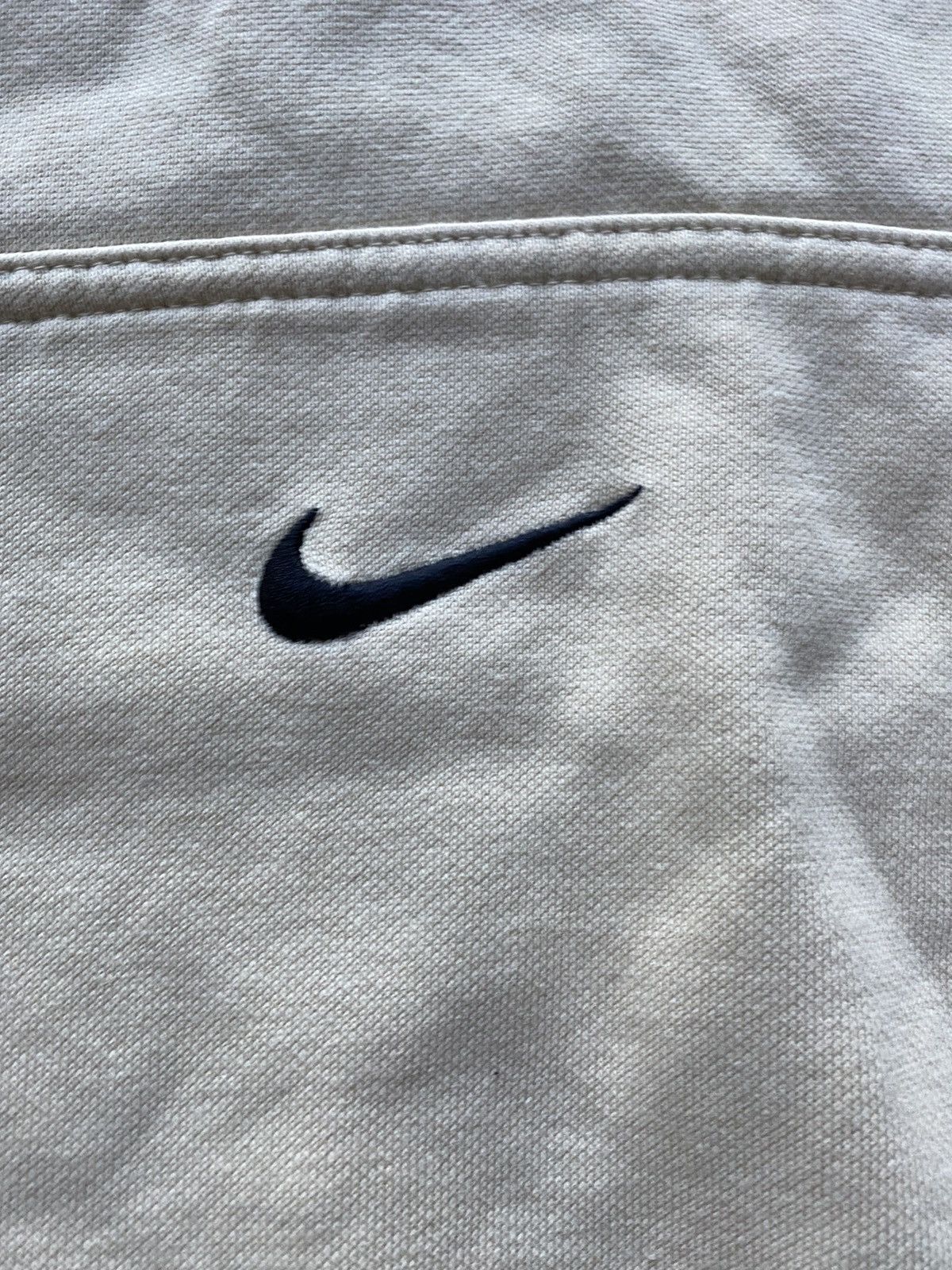 Nike Vintage Nike Raptors Hoodie Swoosh Sweatshirt Rare Size US L / EU 52-54 / 3 - 2 Preview