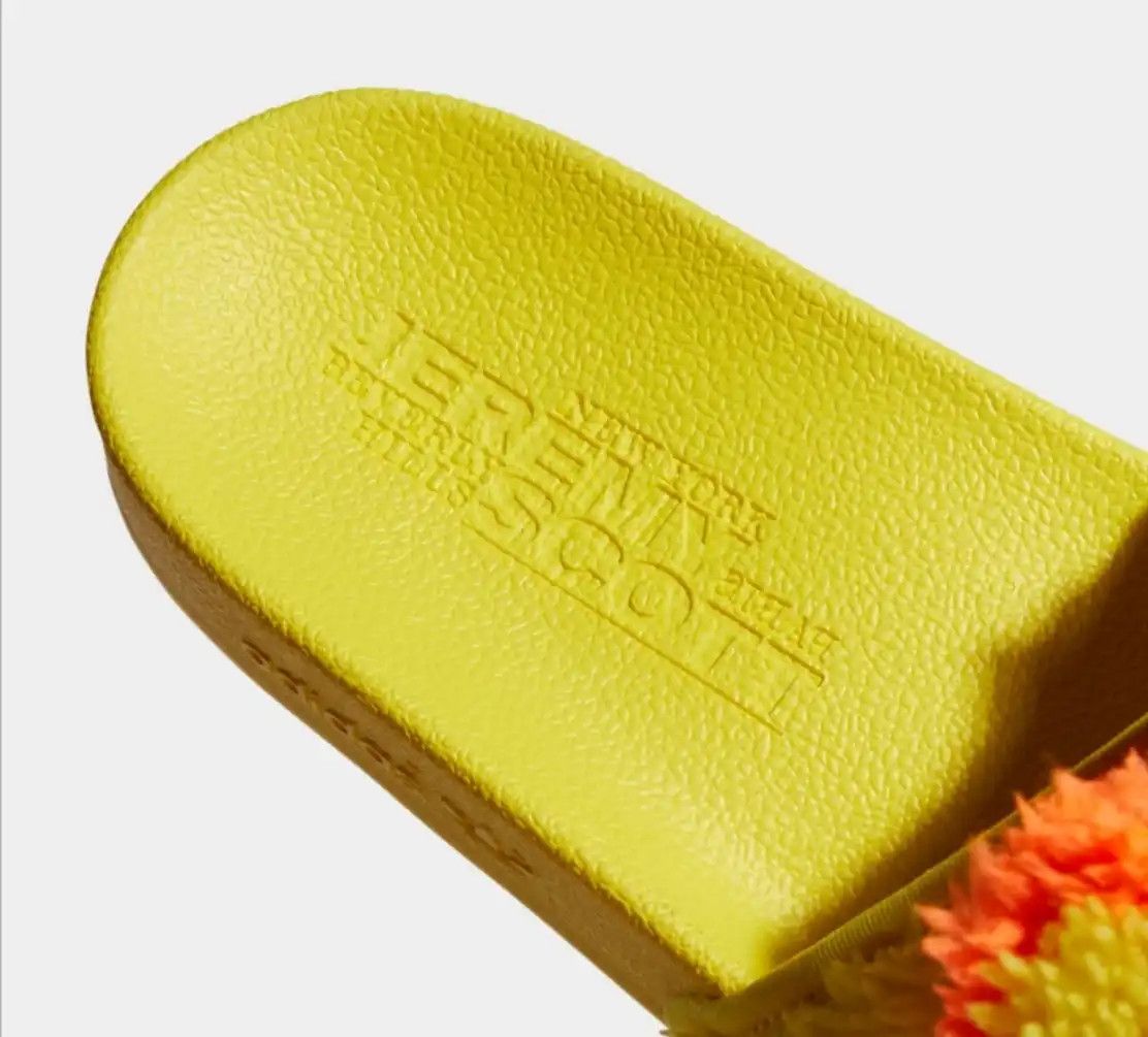 Adidas × Jeremy Scott Adidas x Jeremy Scott Teddy Slide Size US 11 / EU 44 - 4 Thumbnail