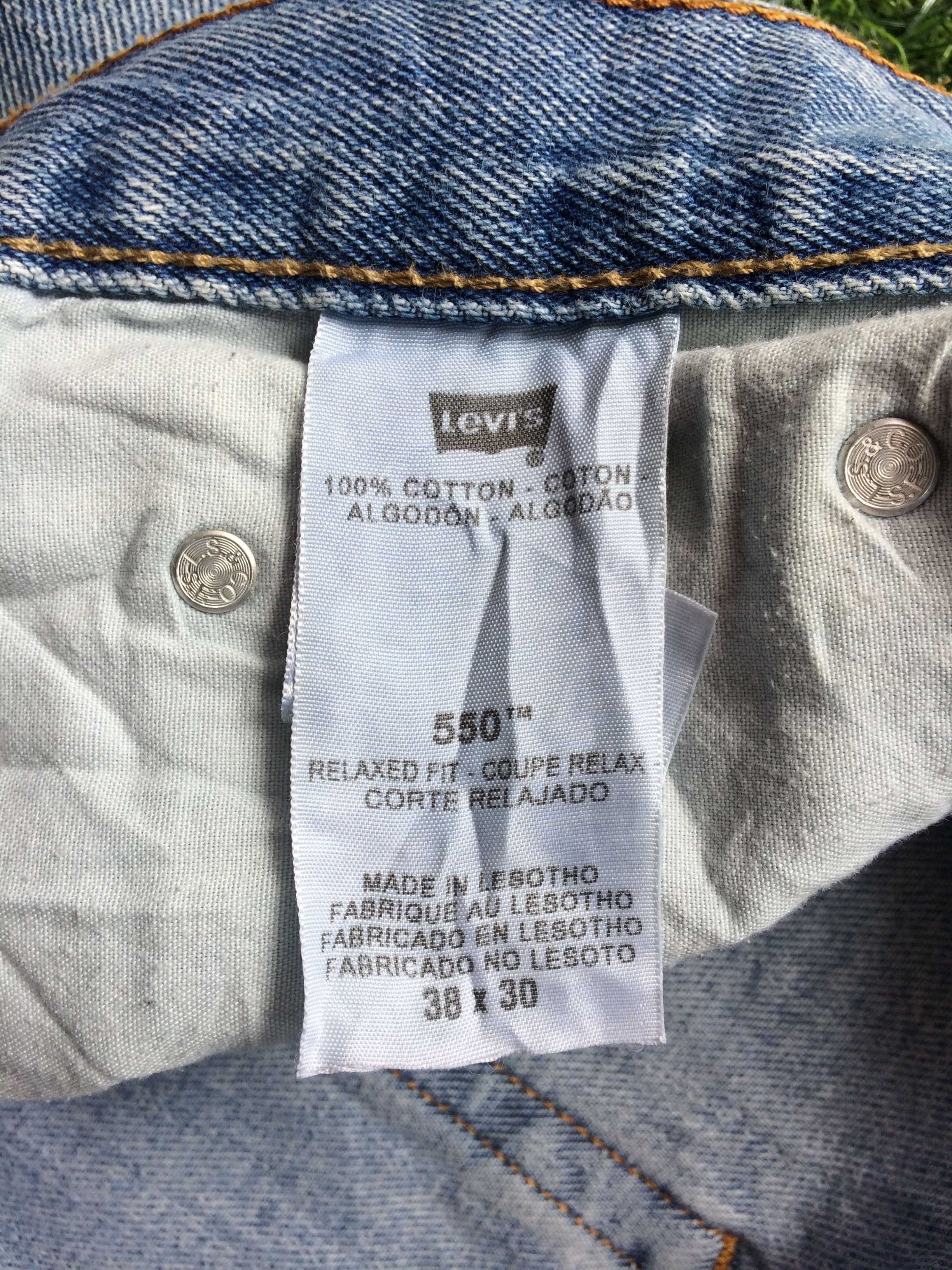 Levi's Distressed Levis 550 Jeans Light Wash Denim #B-829 Size US 37 - 12 Thumbnail
