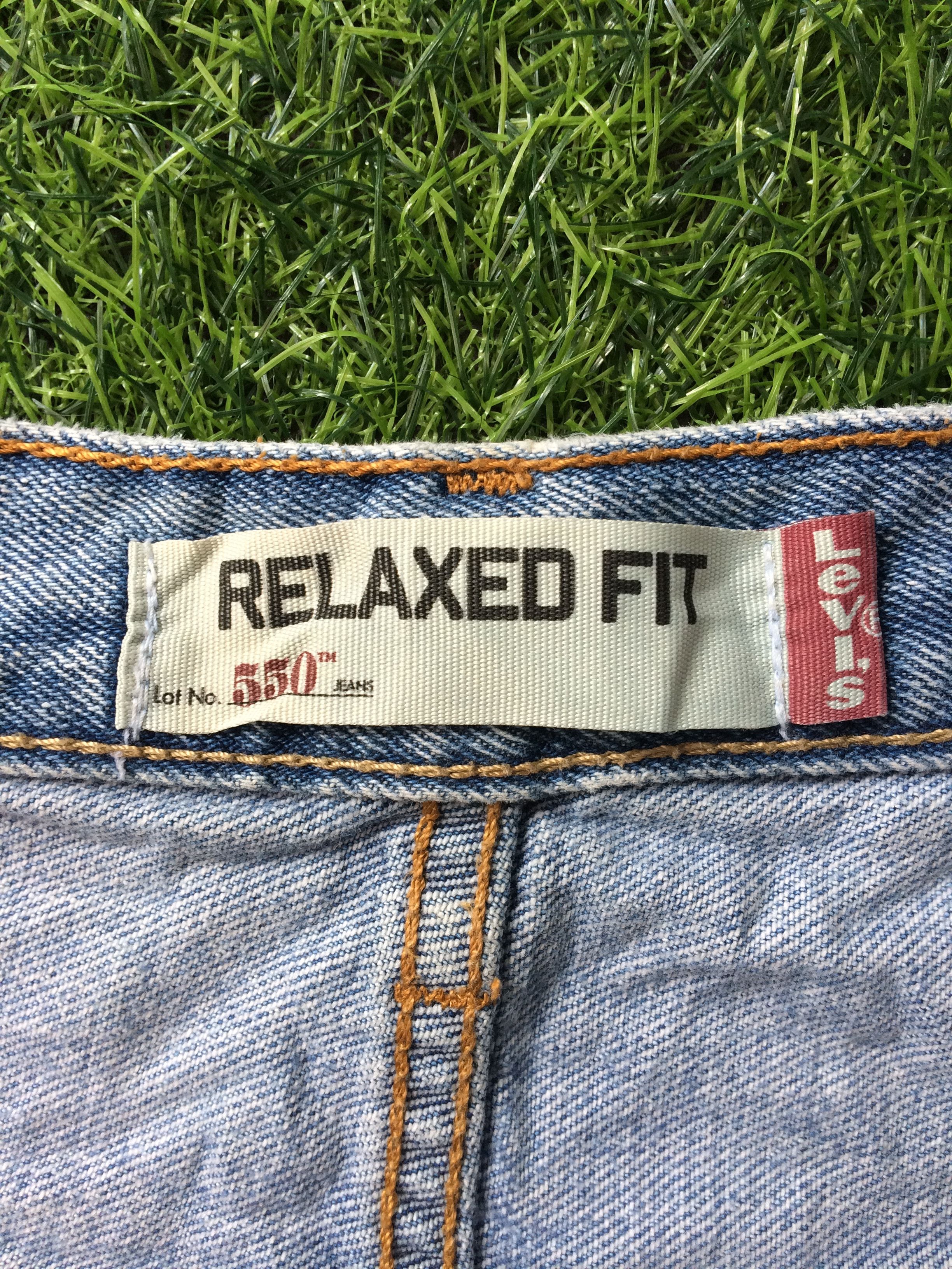 Levi's Distressed Levis 550 Jeans Light Wash Denim #B-829 Size US 37 - 11 Thumbnail