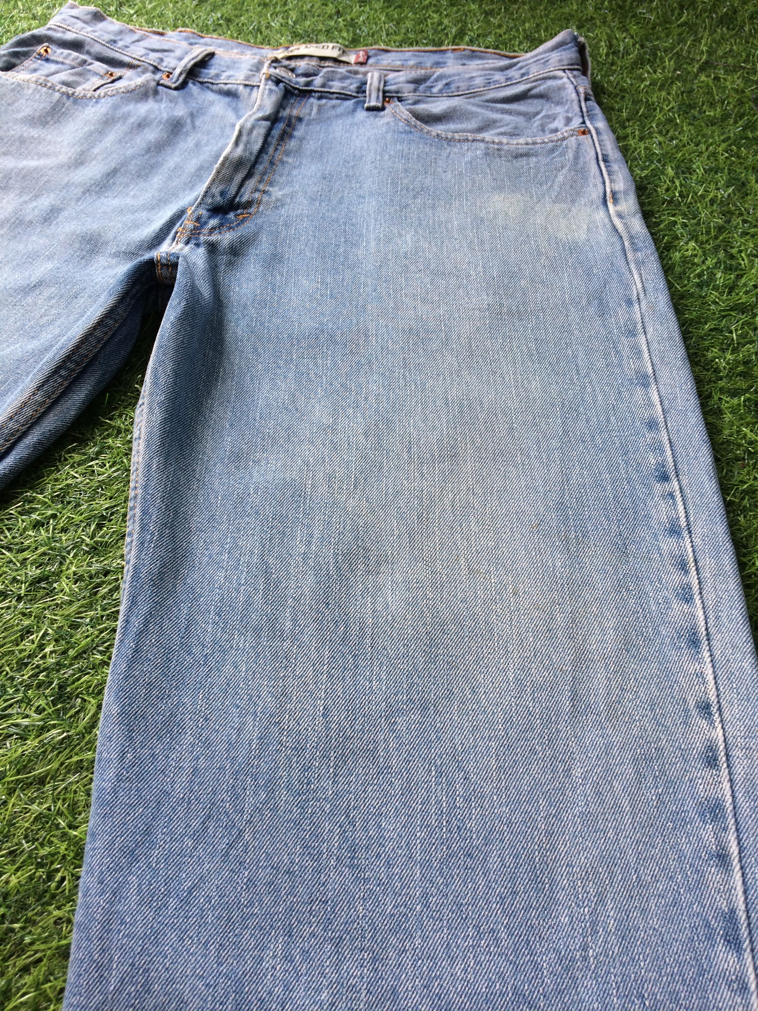 Levi's Distressed Levis 550 Jeans Light Wash Denim #B-829 Size US 37 - 6 Thumbnail