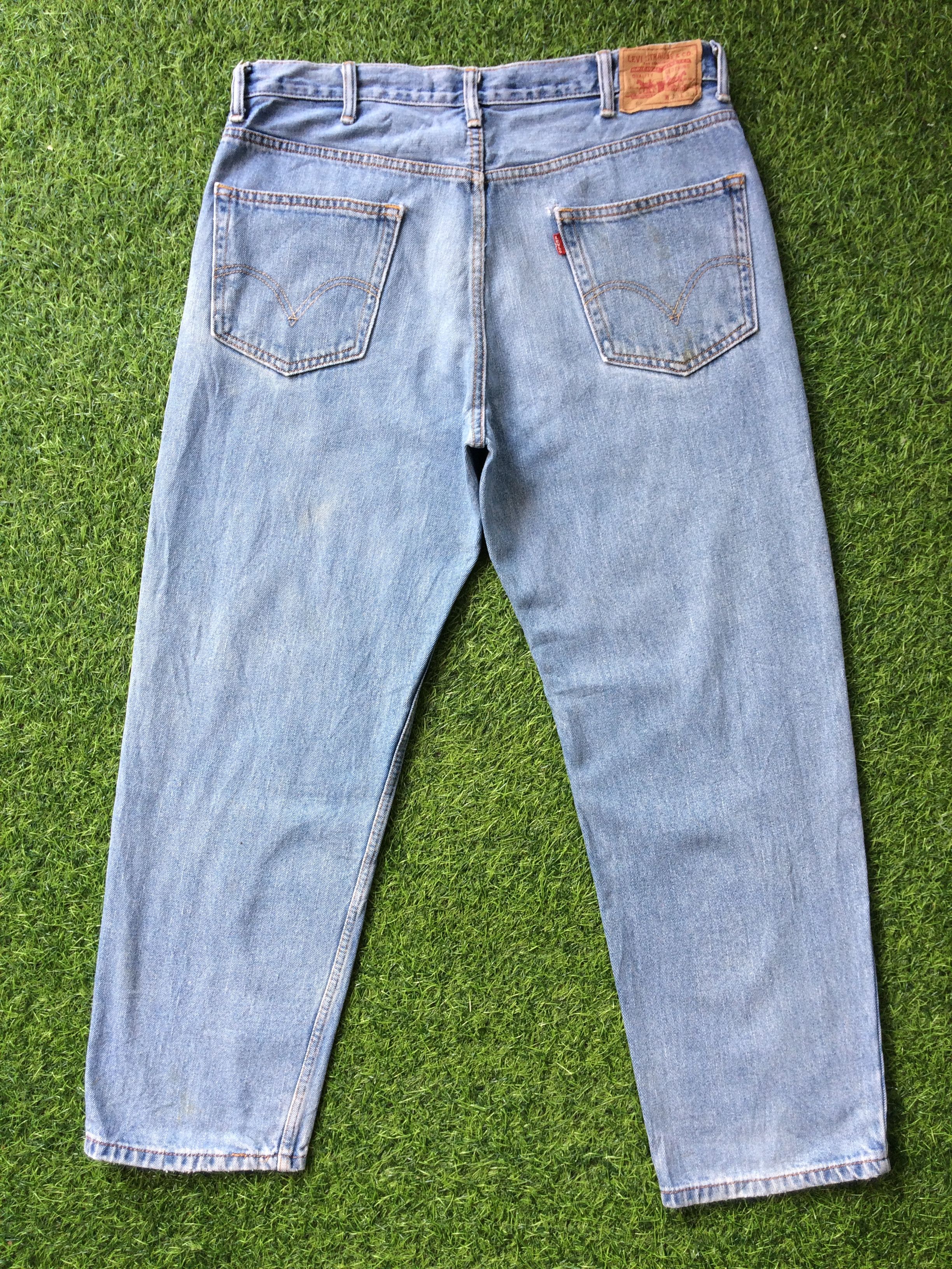 Levi's Distressed Levis 550 Jeans Light Wash Denim #B-829 Size US 37 - 2 Thumbnail