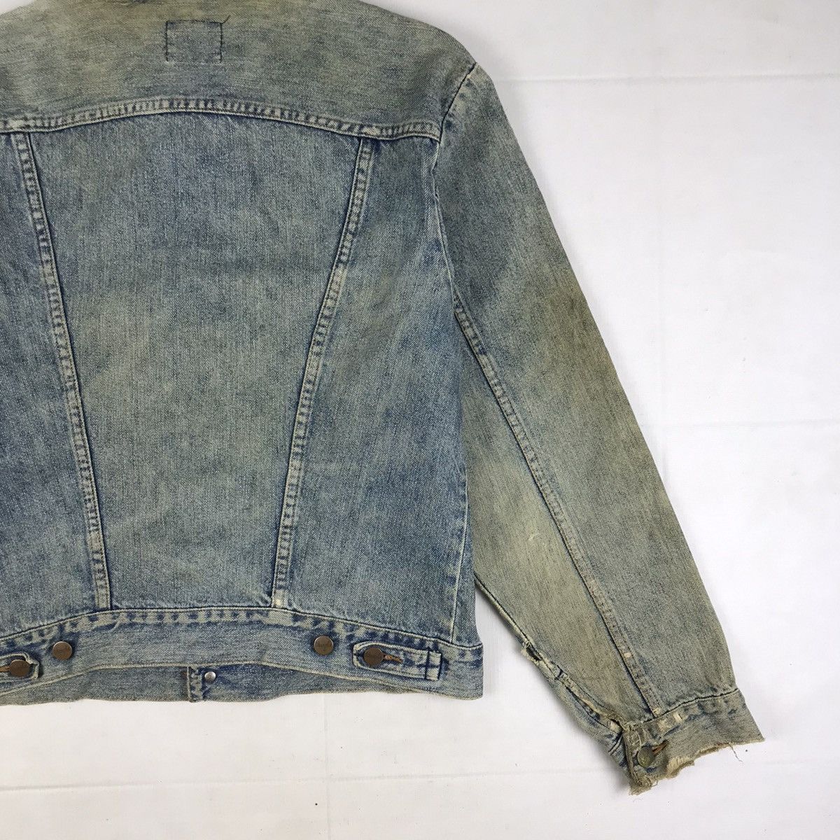 Vintage Vintage Wrangler Distressed Denim Jacket Size US XL / EU 56 / 4 - 13 Thumbnail