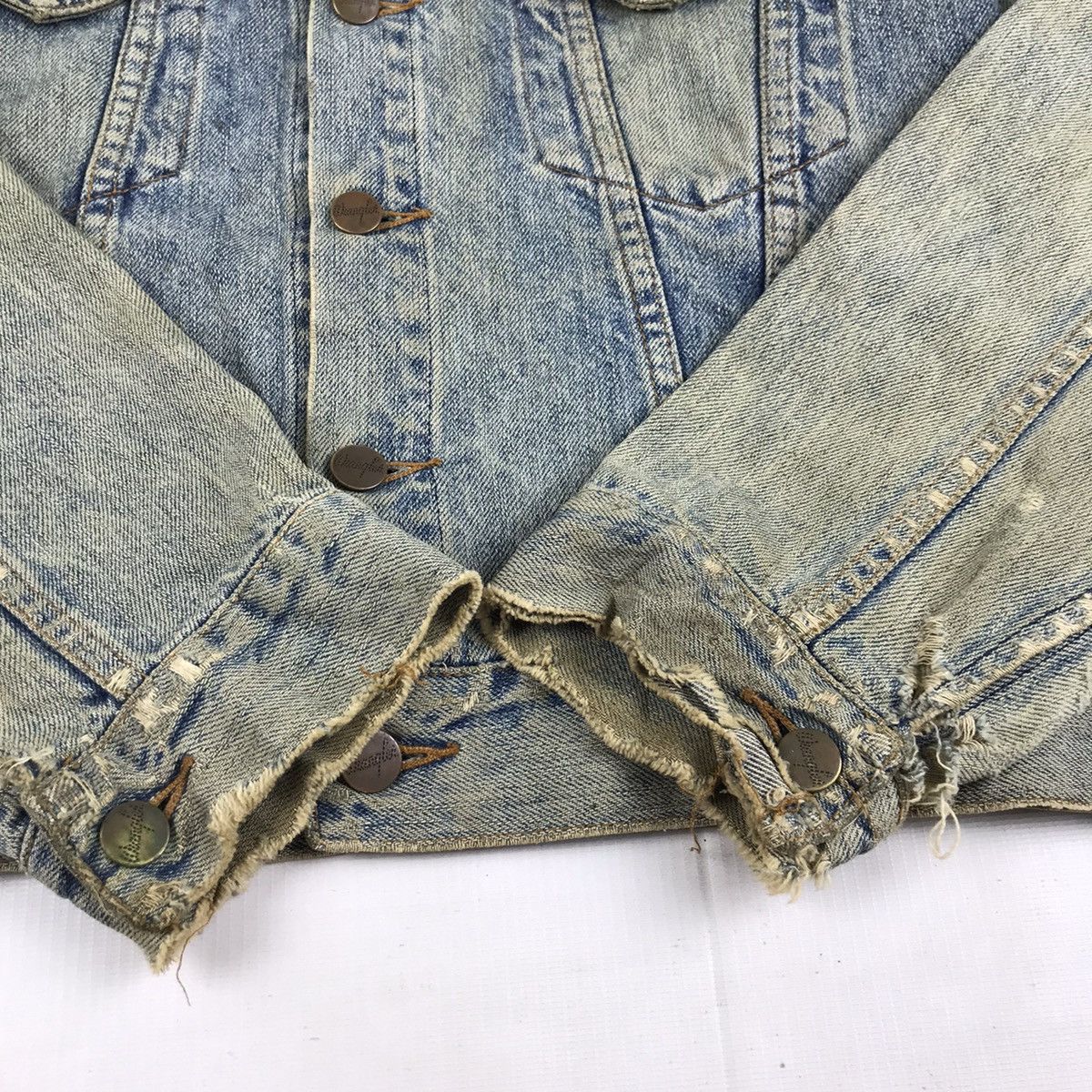 Vintage Vintage Wrangler Distressed Denim Jacket Size US XL / EU 56 / 4 - 8 Thumbnail