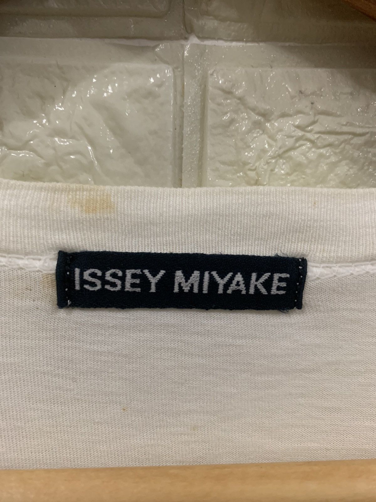 Designer × Issey Miyake × Vintage 🔥Vintage Issey Miyake “Tie photo” White Tee Size US M / EU 48-50 / 2 - 5 Thumbnail