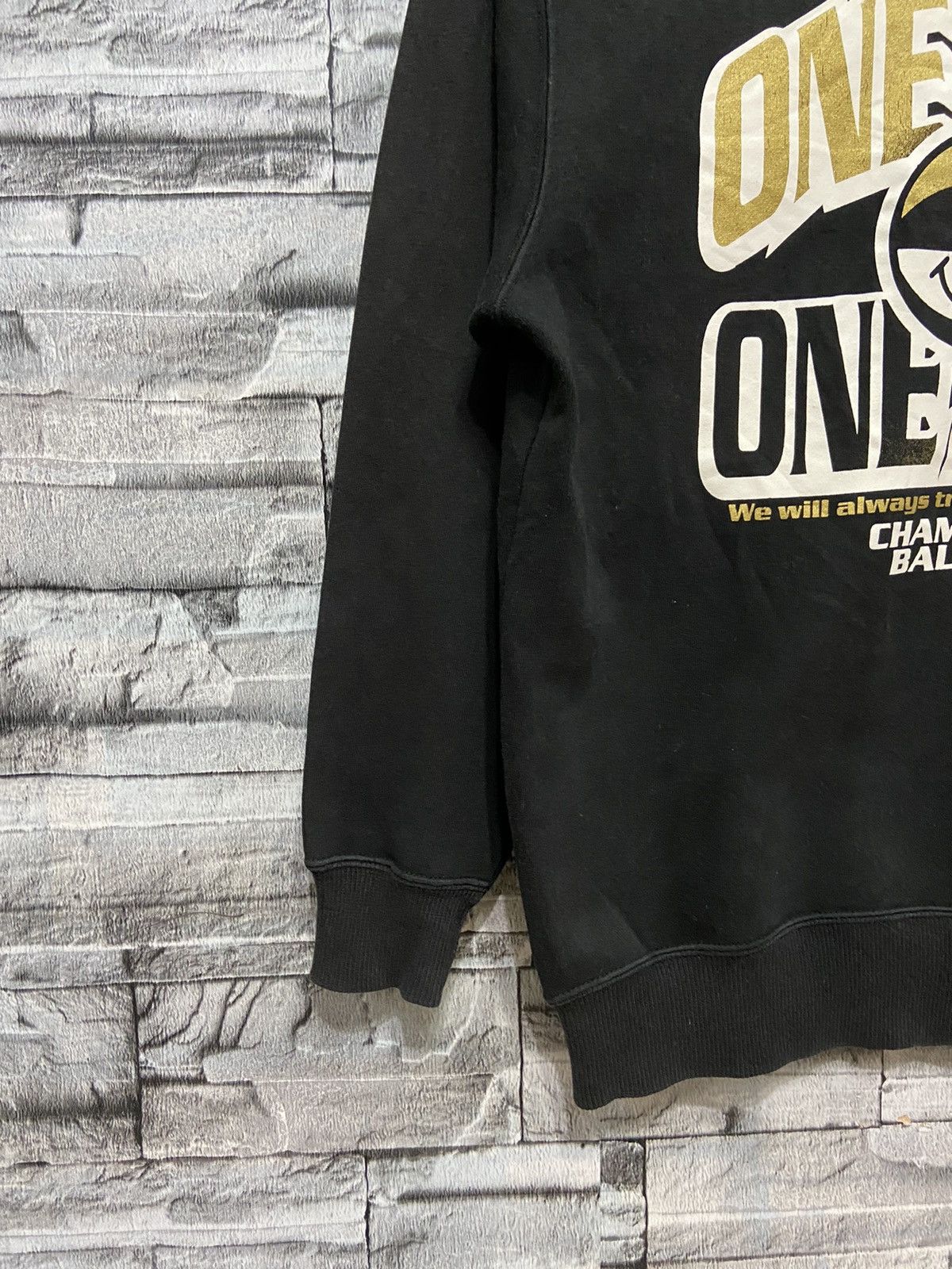 Champion Vintage Champion sweatshirt size 150 (kid) fit XS Size US XS / EU 42 / 0 - 5 Thumbnail