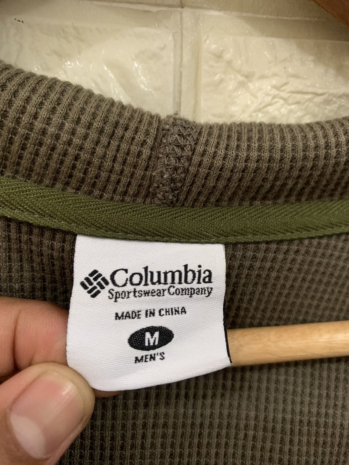 Columbia Columbia Hoodie nice design Size US M / EU 48-50 / 2 - 9 Thumbnail