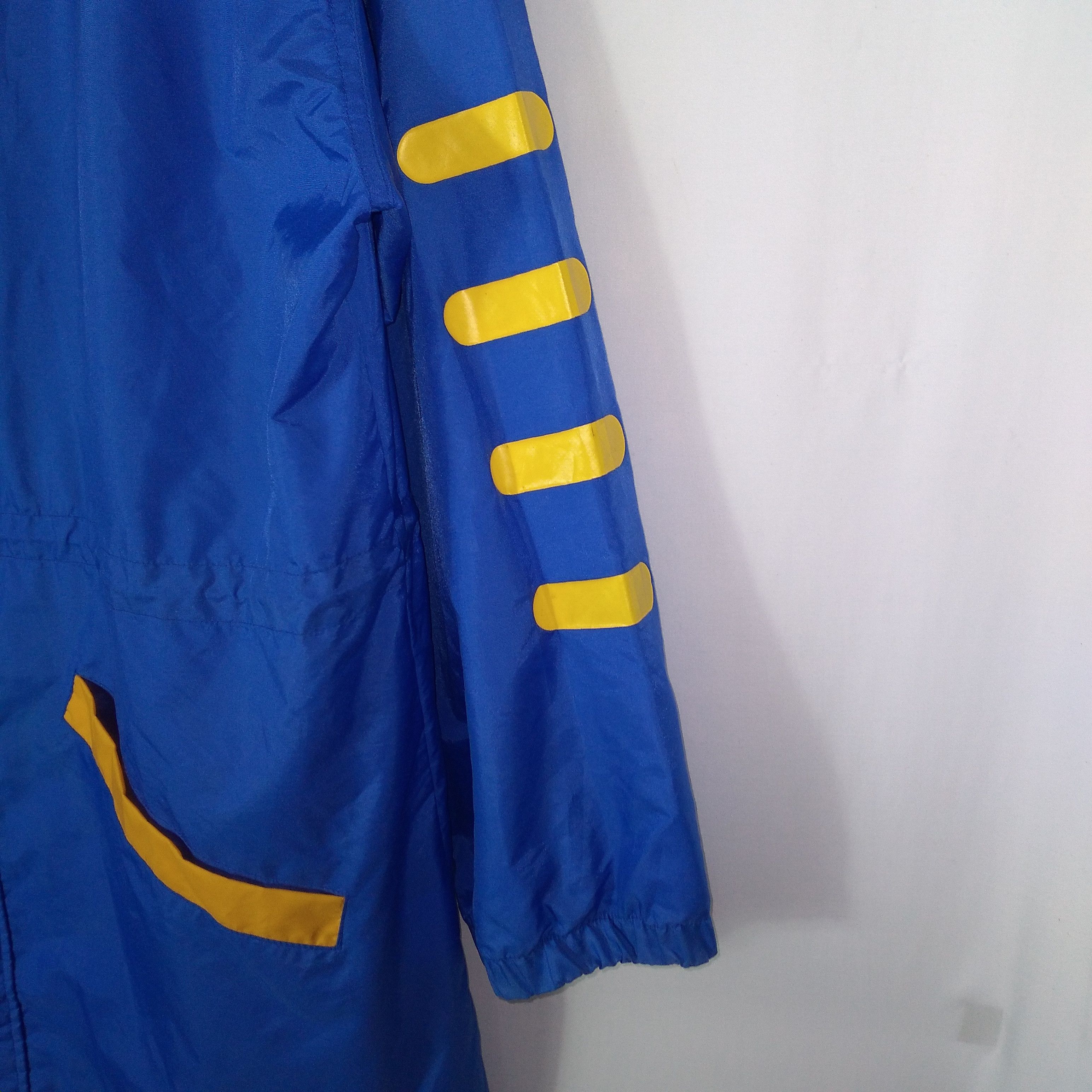 Fila Vintage FILA Windbreaker Raincoats Outdoor Hoodie Jacket Size US XXL / EU 58 / 5 - 7 Thumbnail