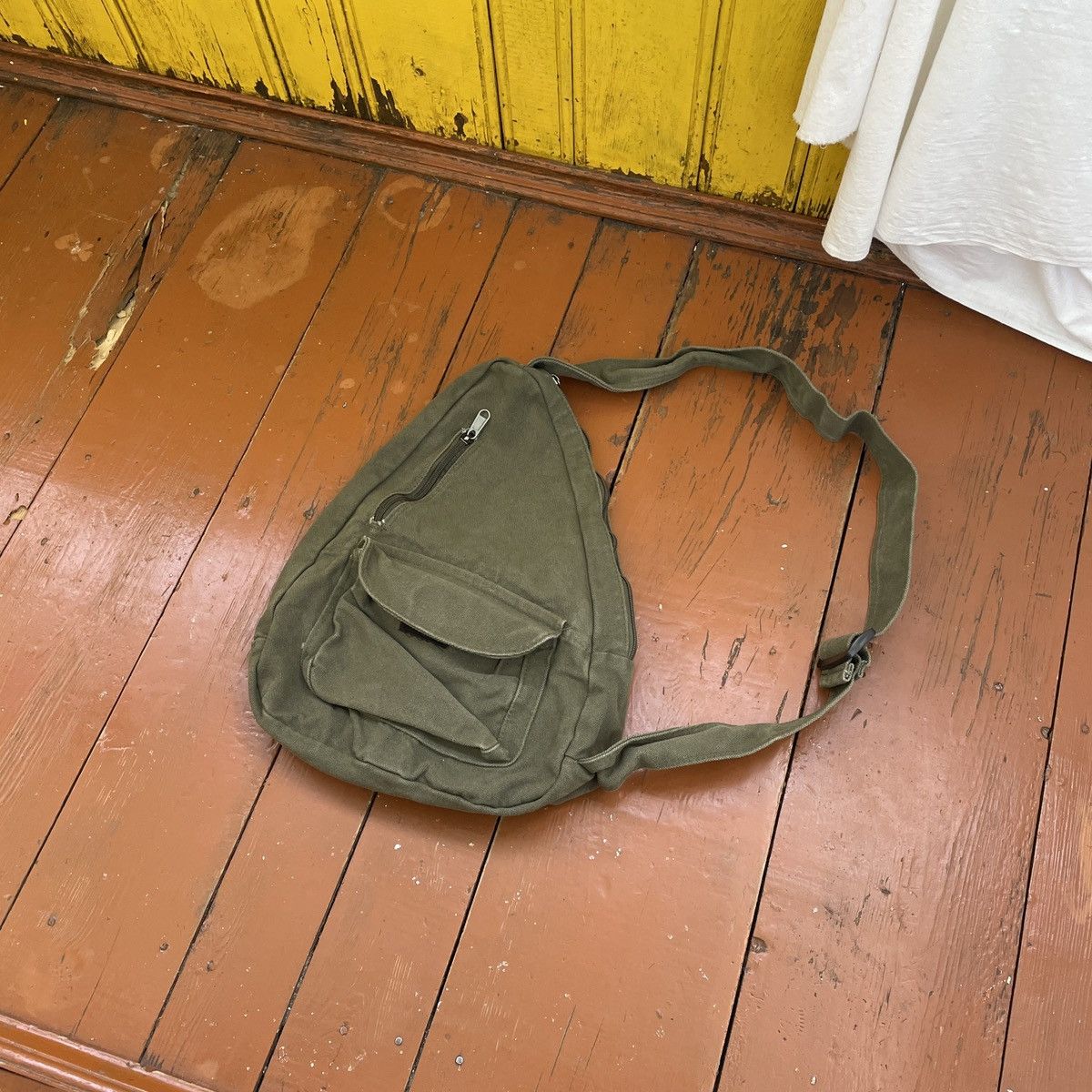 Seditionaries Vintage Sling Crossbody Bag Size ONE SIZE - 1 Thumbnail