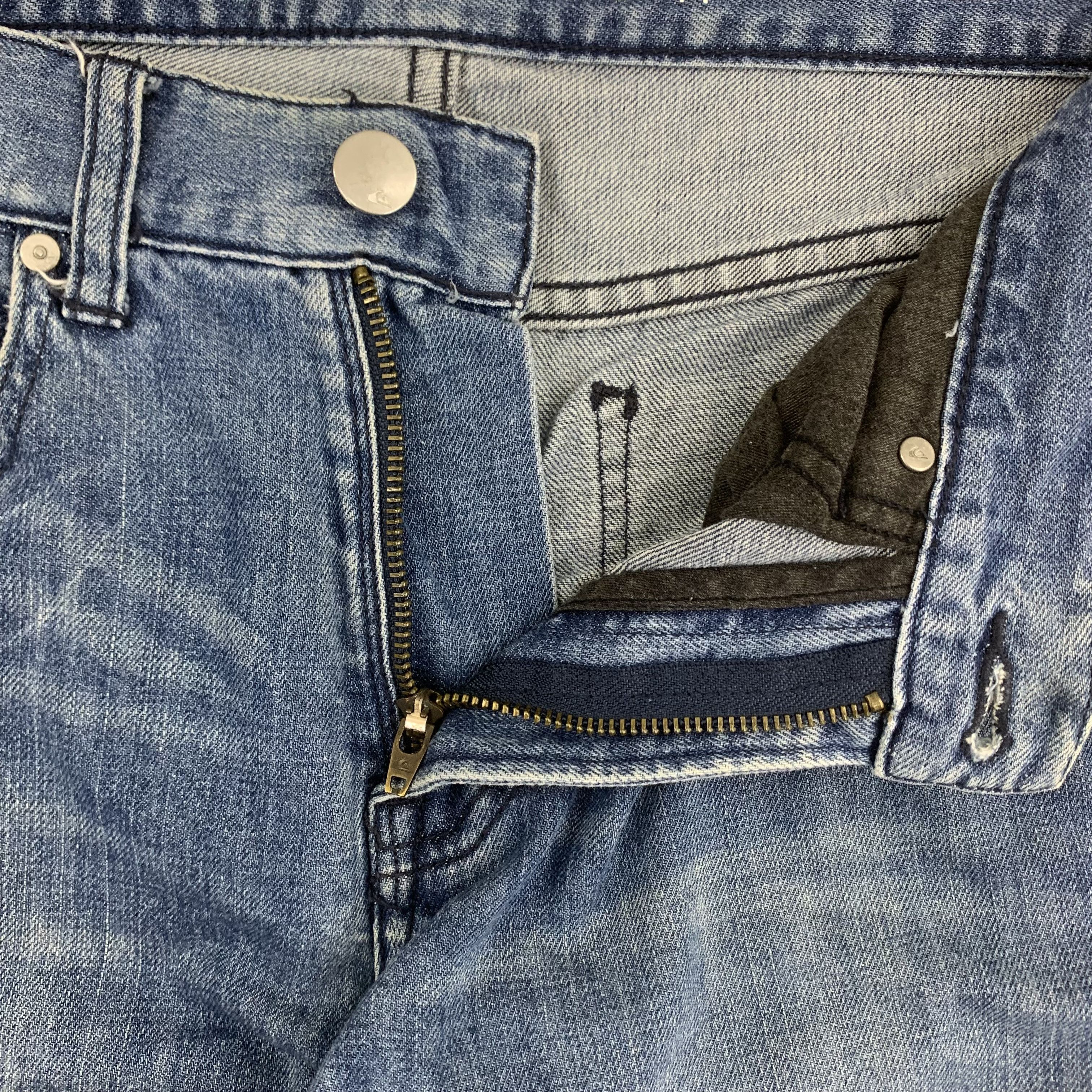 Quiksilver Quiksilver Blue Wash Mid Rise Jeans Slim Tapered Fit Size US 30 / EU 46 - 3 Thumbnail