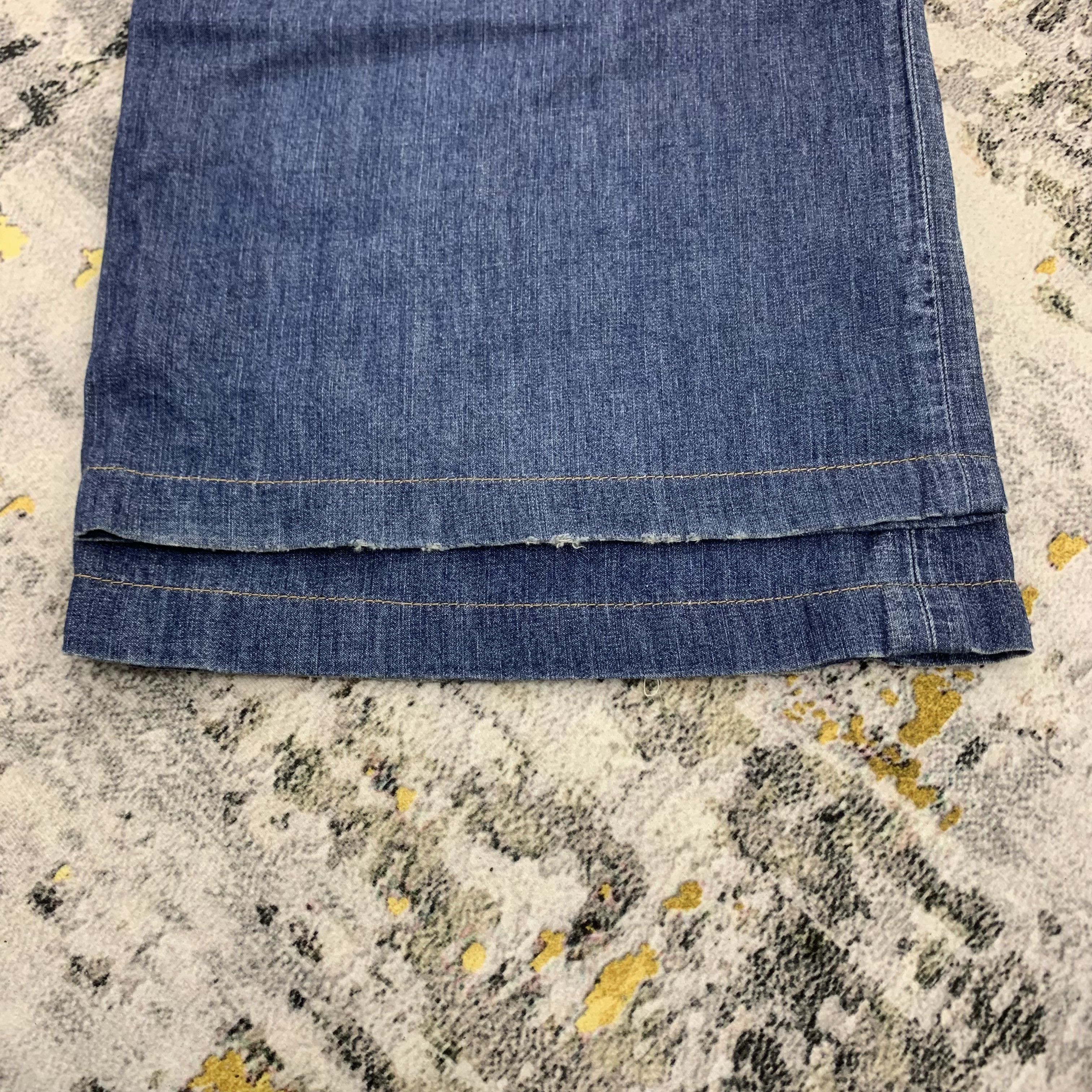 Vintage Tiny Waist Jeans Blue Washed Baggy Jeans size 22 Size US 26 / EU 42 - 7 Thumbnail