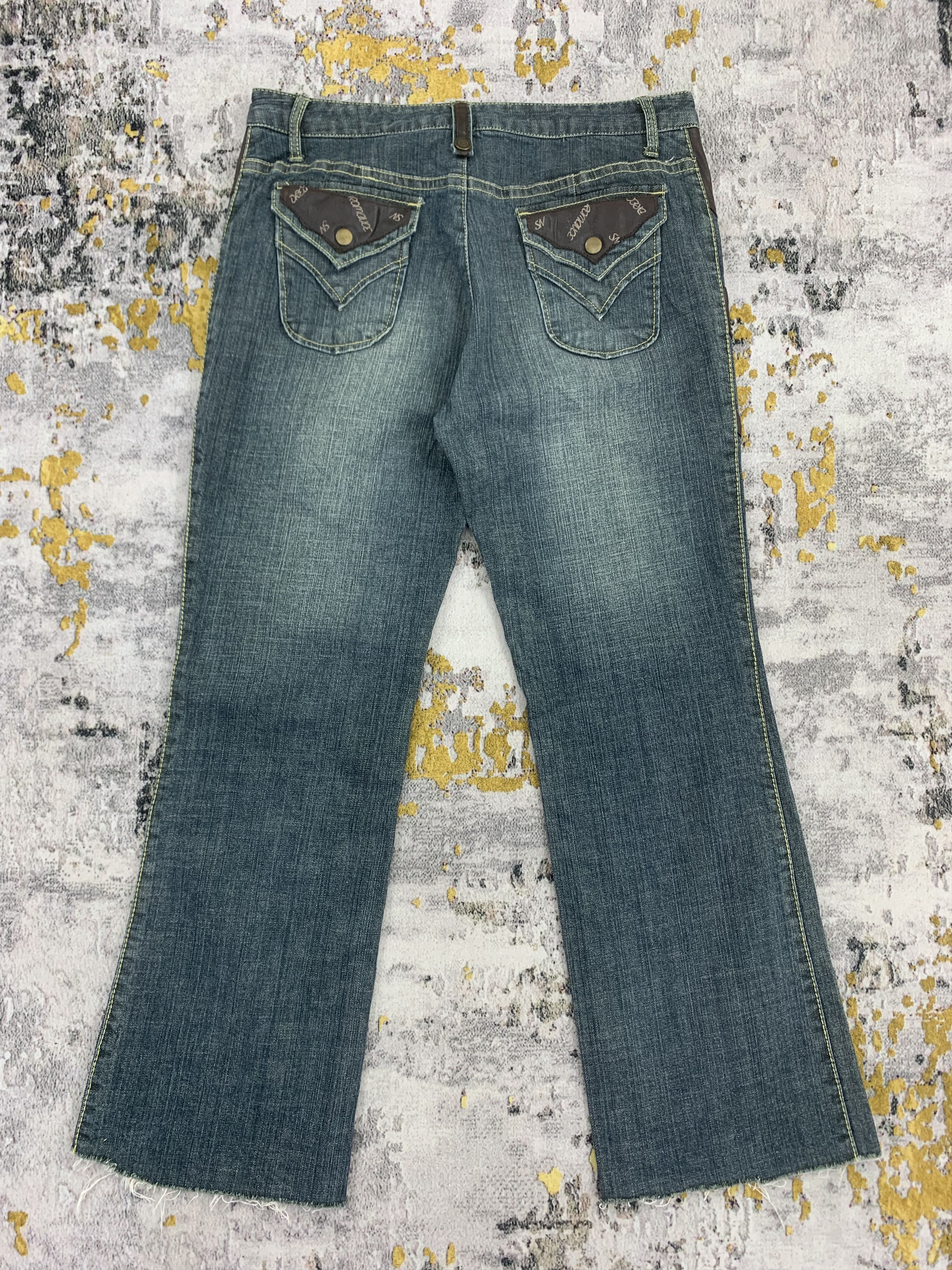Vintage Western Cowboy Style Flared Jeans Mid Rise Dark Washed Size US 30 / EU 46 - 4 Thumbnail