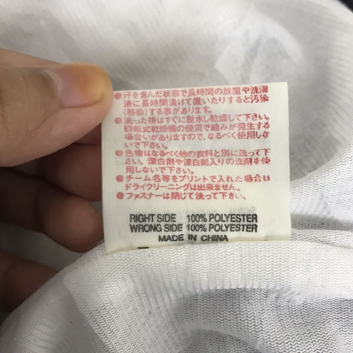 Vintage Vintage YONEX BADMINTON SPORTSWEAR Light Windbreaker Jacket Size US M / EU 48-50 / 2 - 8 Thumbnail