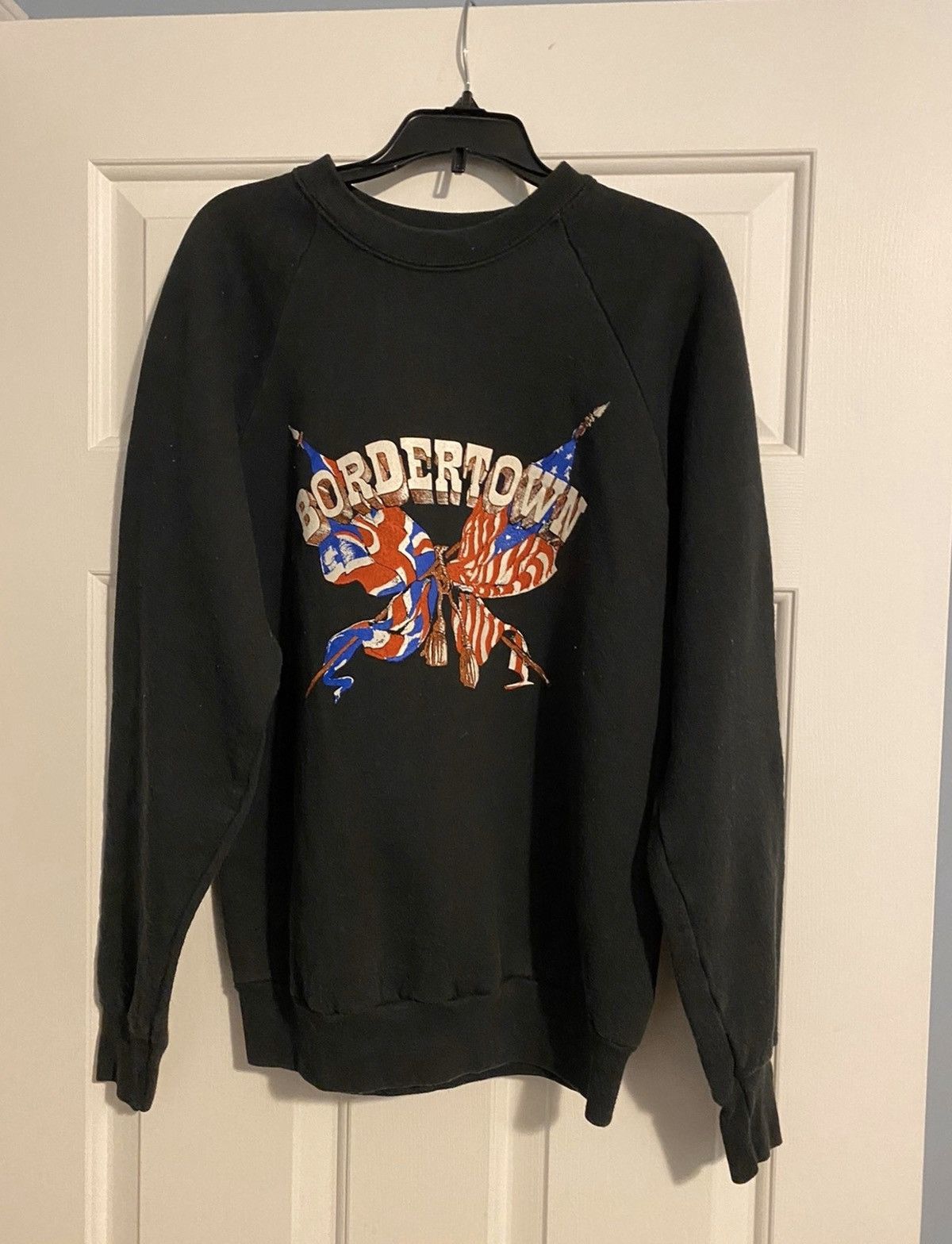 Vintage BOARDERTOWN TV CREW SWEATSHIRT 1989 Size US L / EU 52-54 / 3 - 1 Thumbnail