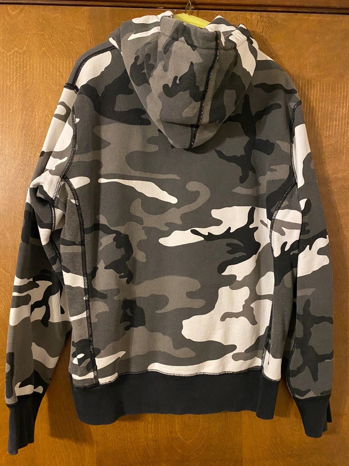 Supreme Supreme FW13 Snow Camo Box Logo Size US M / EU 48-50 / 2 - 2 Thumbnail