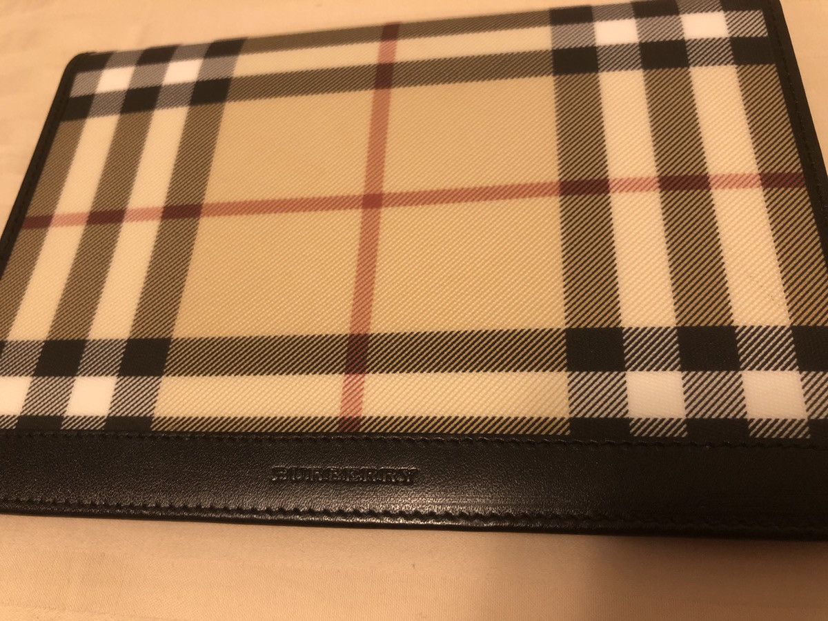 Burberry Brand New Cards/Photos Holder Size ONE SIZE - 2 Thumbnail