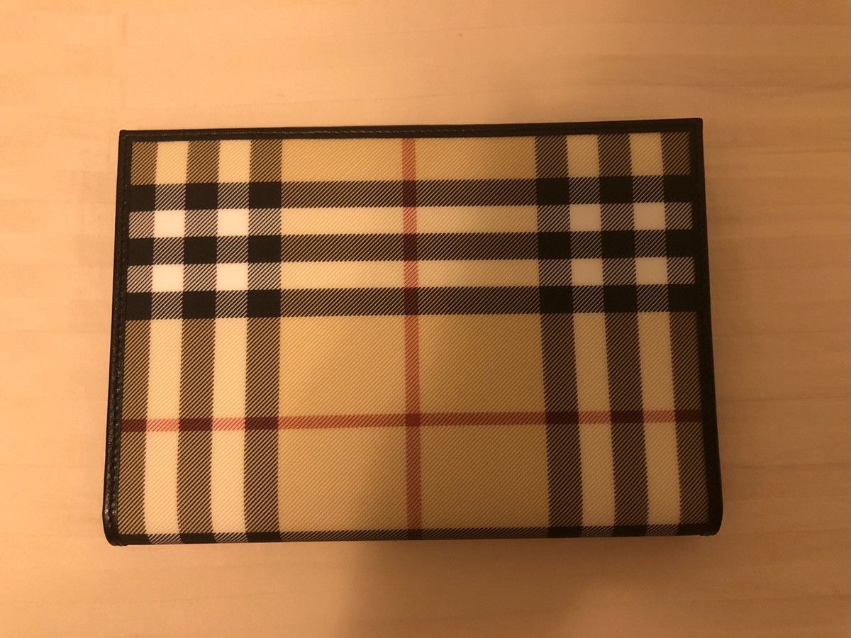 Burberry Brand New Cards/Photos Holder Size ONE SIZE - 3 Thumbnail
