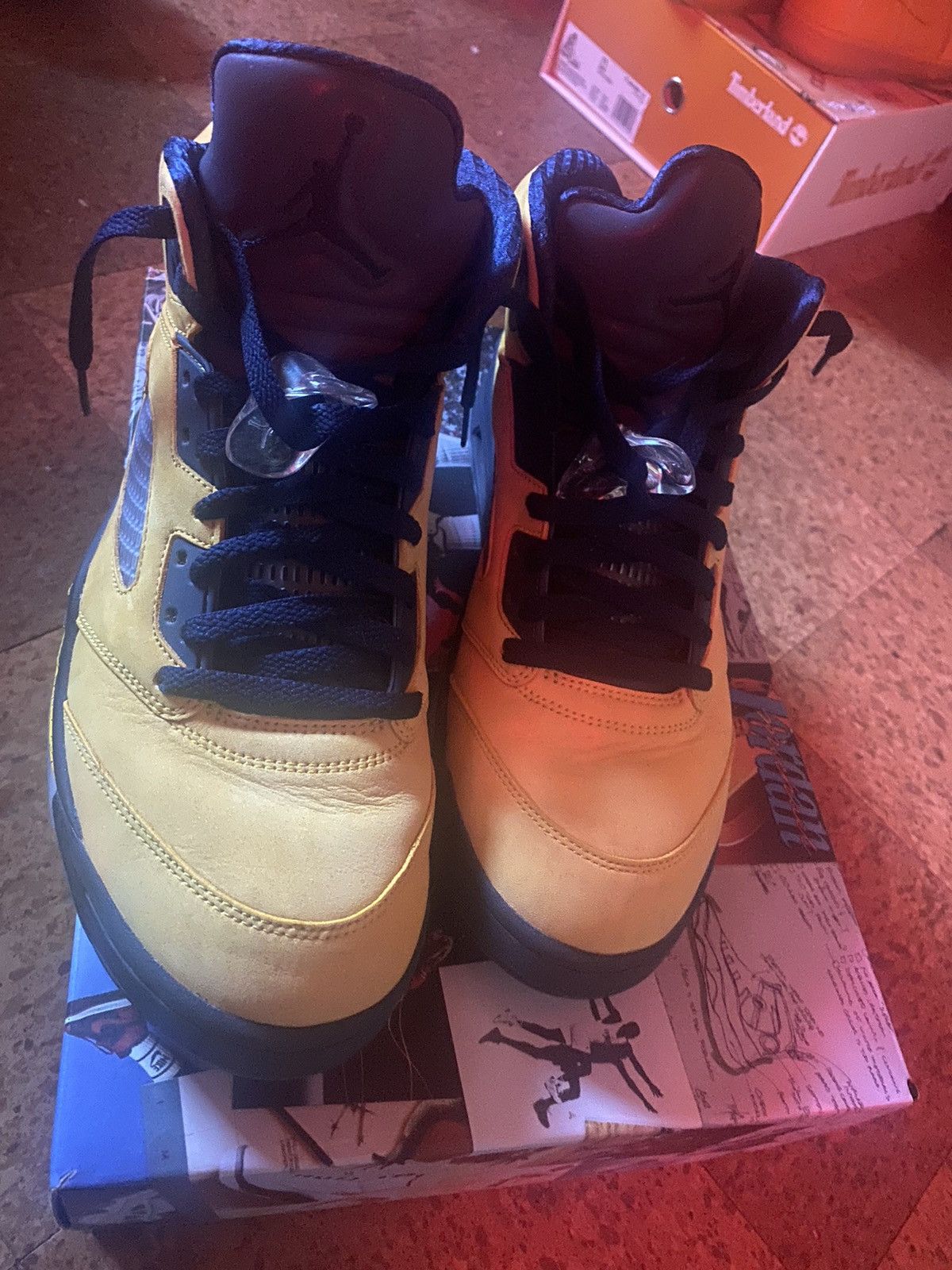 Jordan Brand × Nike Jordan 5 Michigan (2019 Size US 11 / EU 44 - 2 Thumbnail